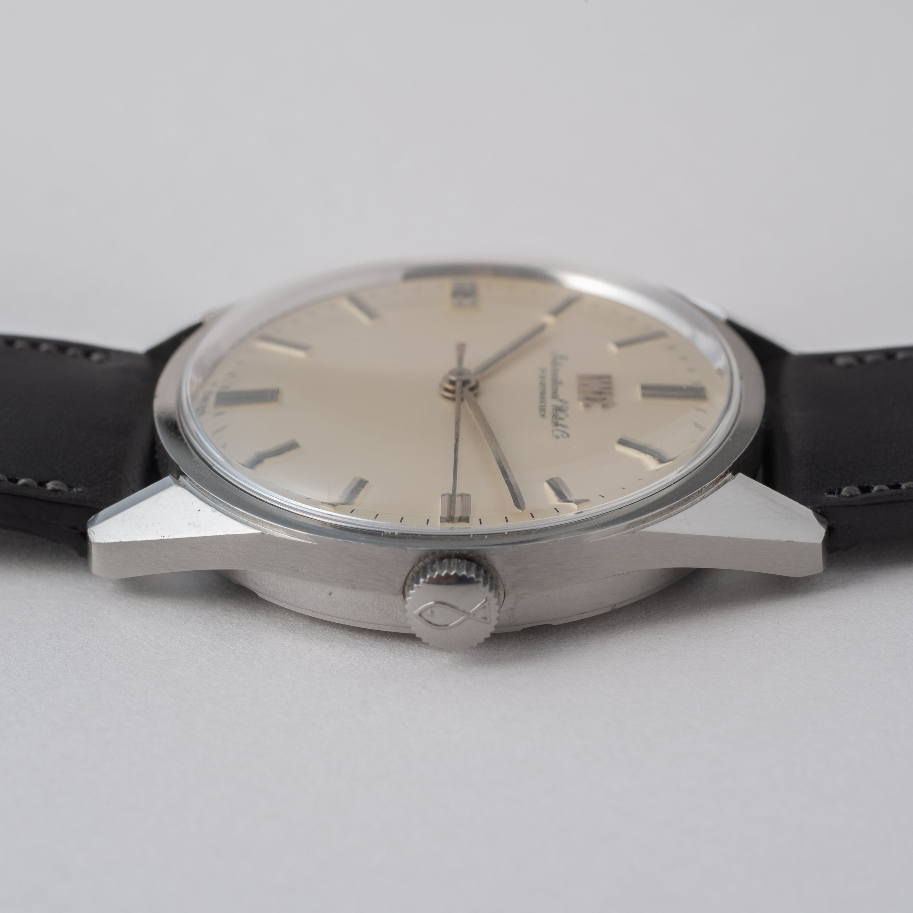 IWC ラウンド 1969年製 Cal.89 手巻き オールドインター R810