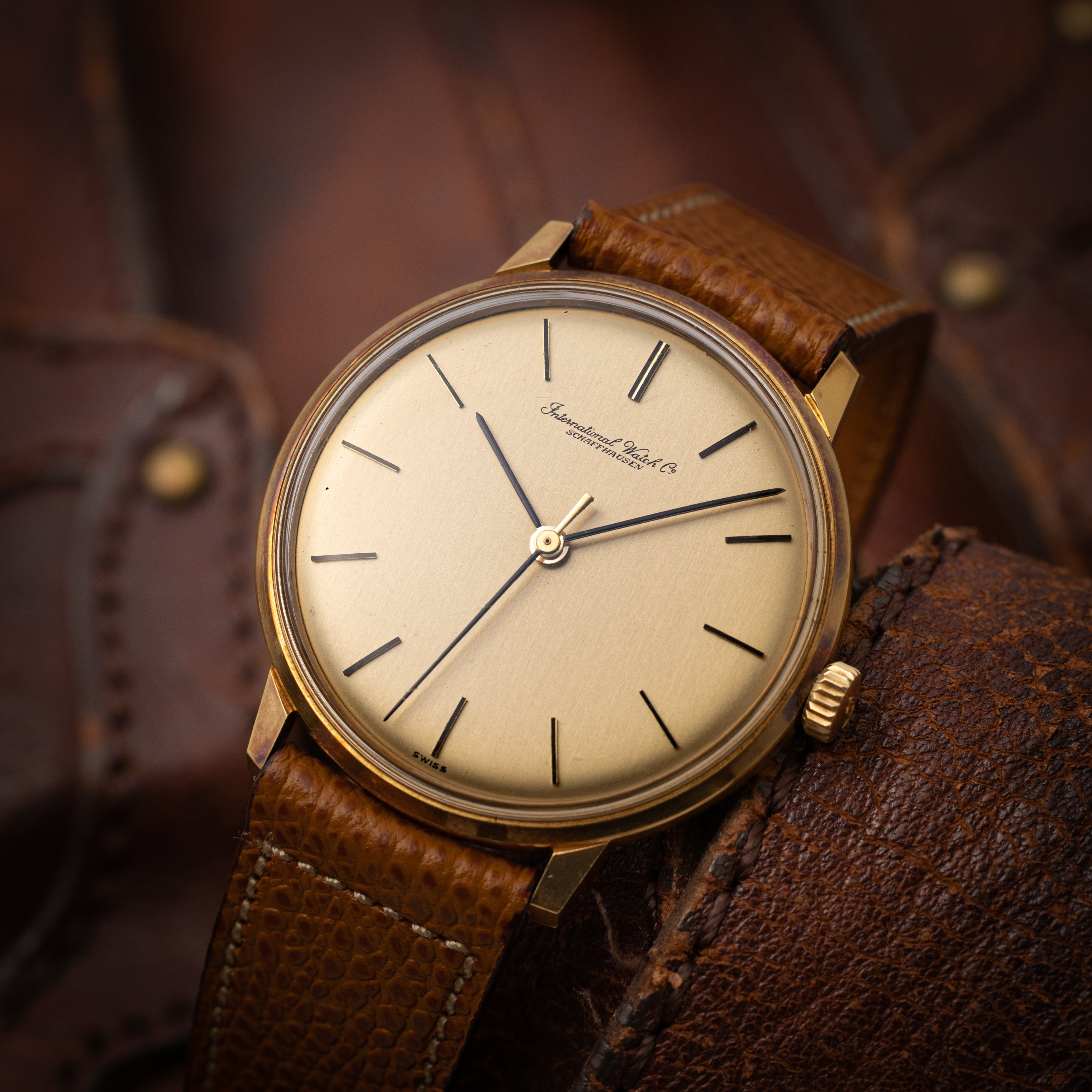 IWC ラウンドケース 18YG 手巻きCal.403 1970年製(昭和45年製)