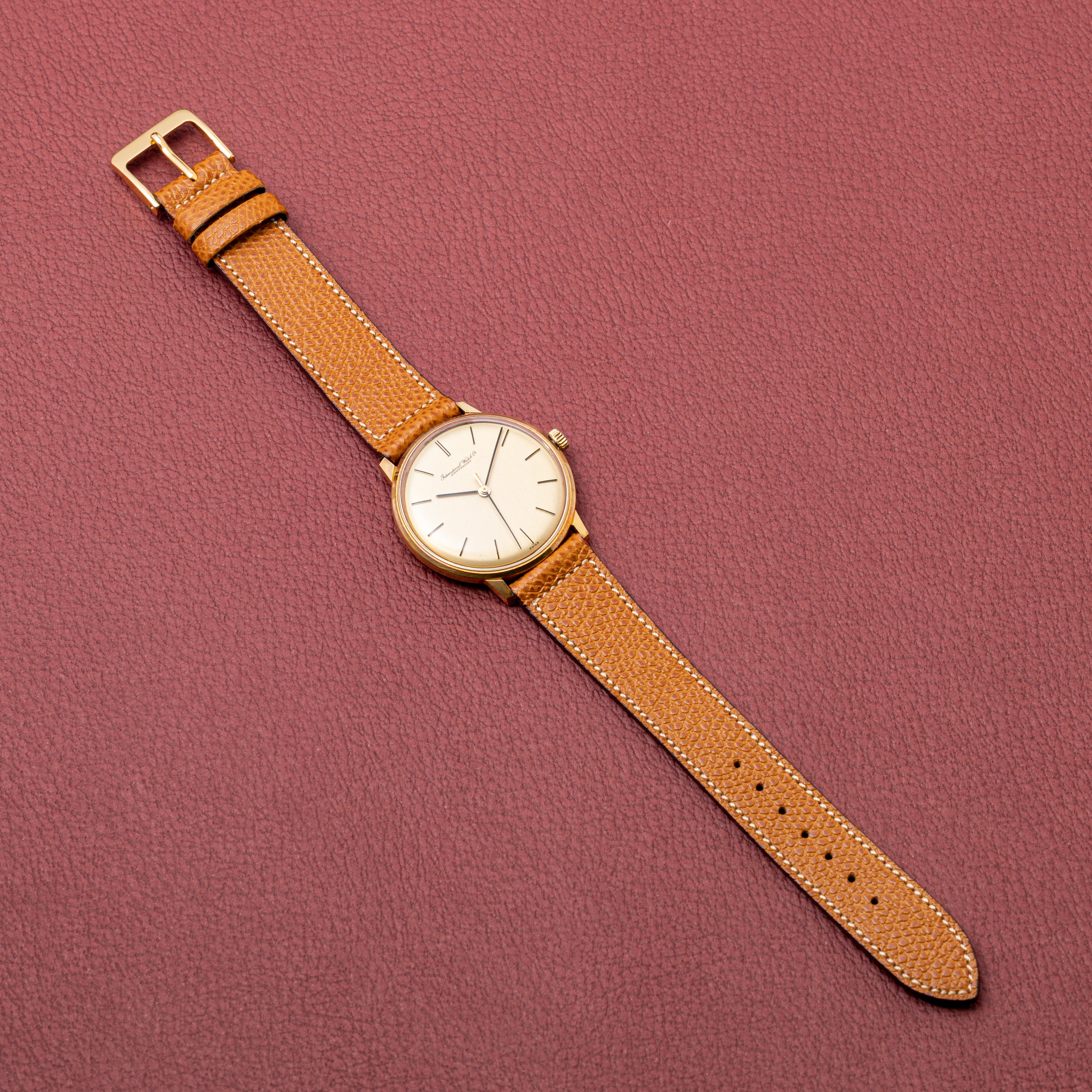 IWC ラウンドケース 18YG 手巻きCal.403 1970年製(昭和45年製)