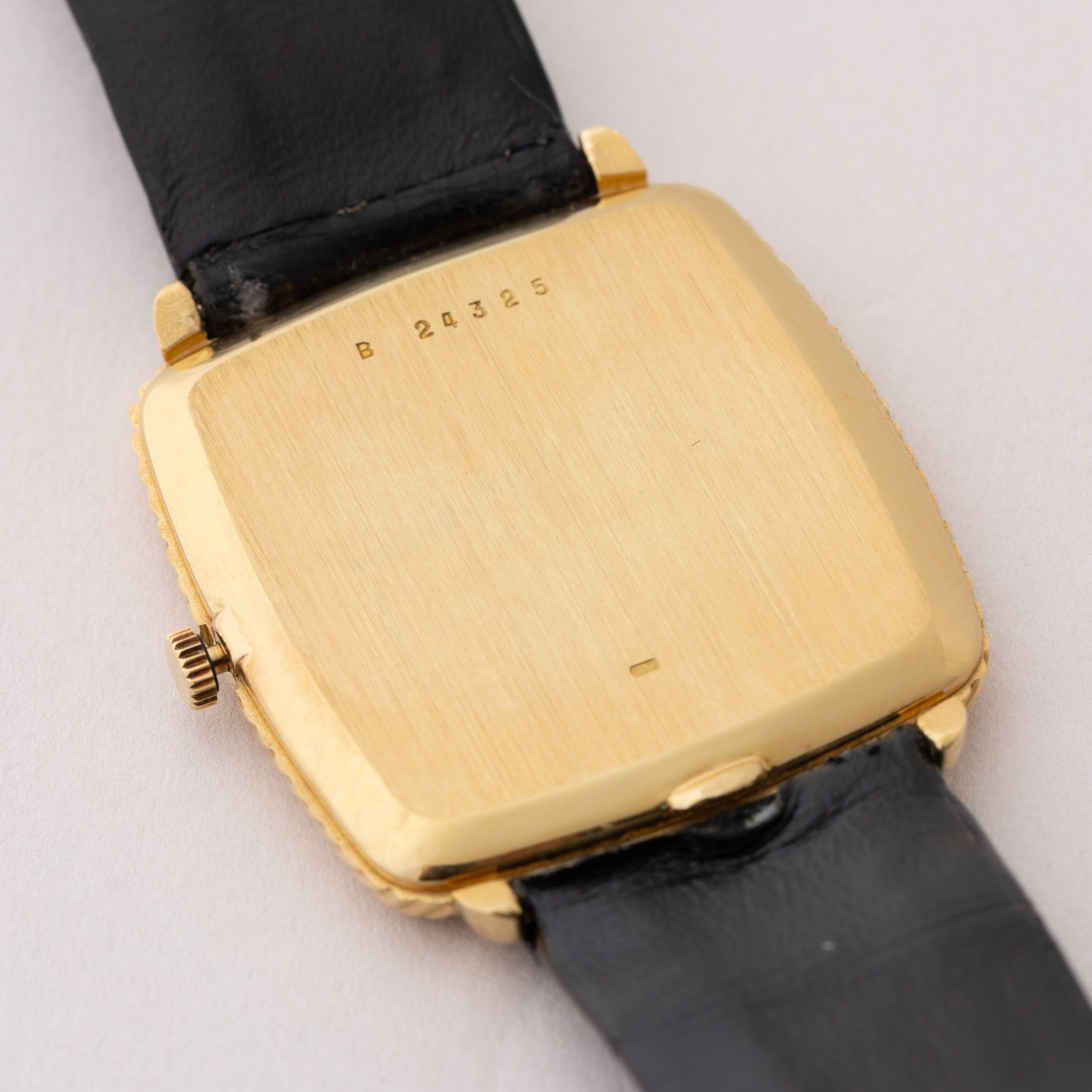 オーデマ・ピゲ ウルトラスリム ブラックダイヤル ダイヤインデックス 1970年代製 18金無垢スクエアケース Cal.2090