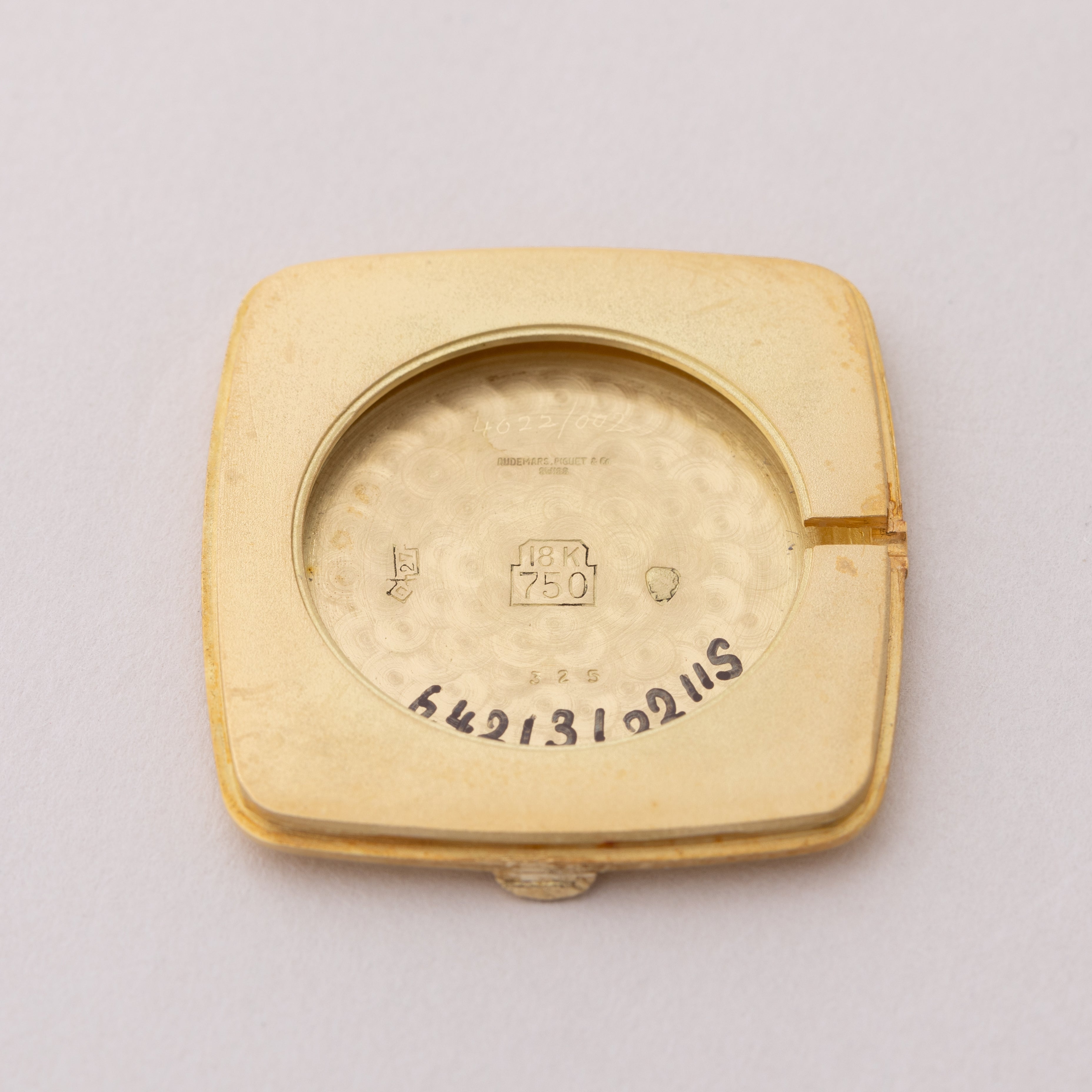 オーデマ・ピゲ ウルトラスリム ブラックダイヤル ダイヤインデックス 1970年代製 18金無垢スクエアケース Cal.2090