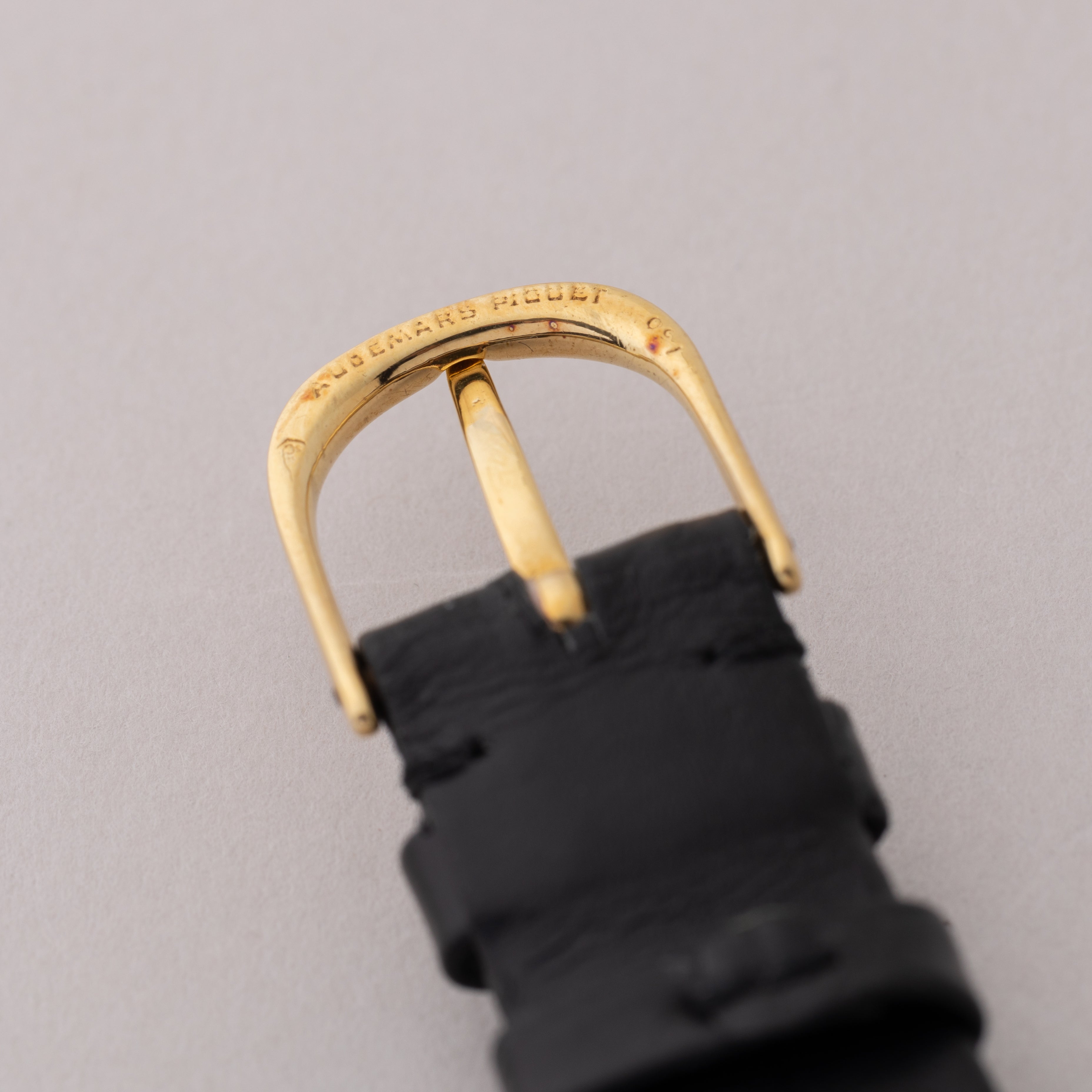 オーデマ・ピゲ ウルトラスリム ブラックダイヤル ダイヤインデックス 1970年代製 18金無垢スクエアケース Cal.2090