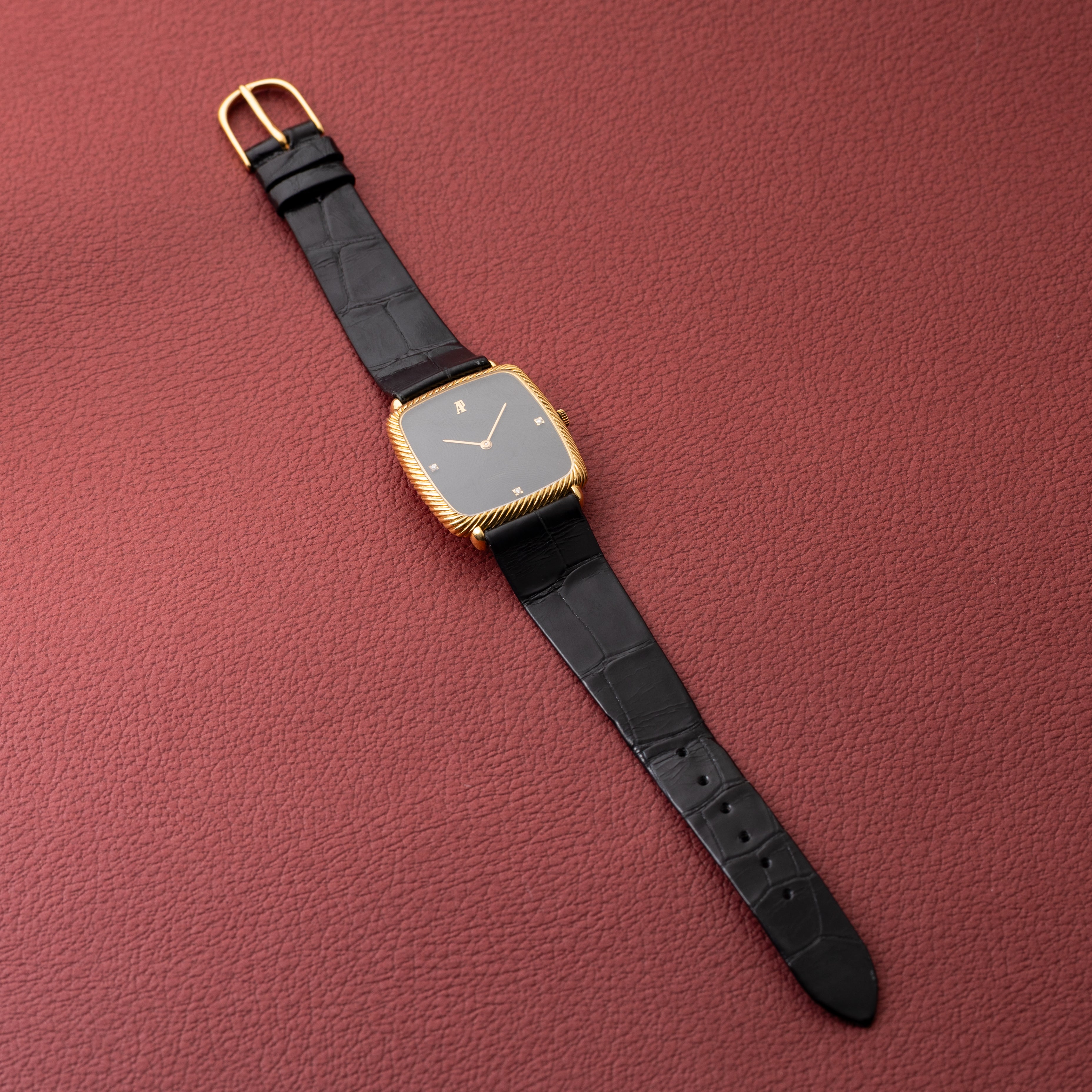 オーデマ・ピゲ ウルトラスリム ブラックダイヤル ダイヤインデックス 1970年代製 18金無垢スクエアケース Cal.2090