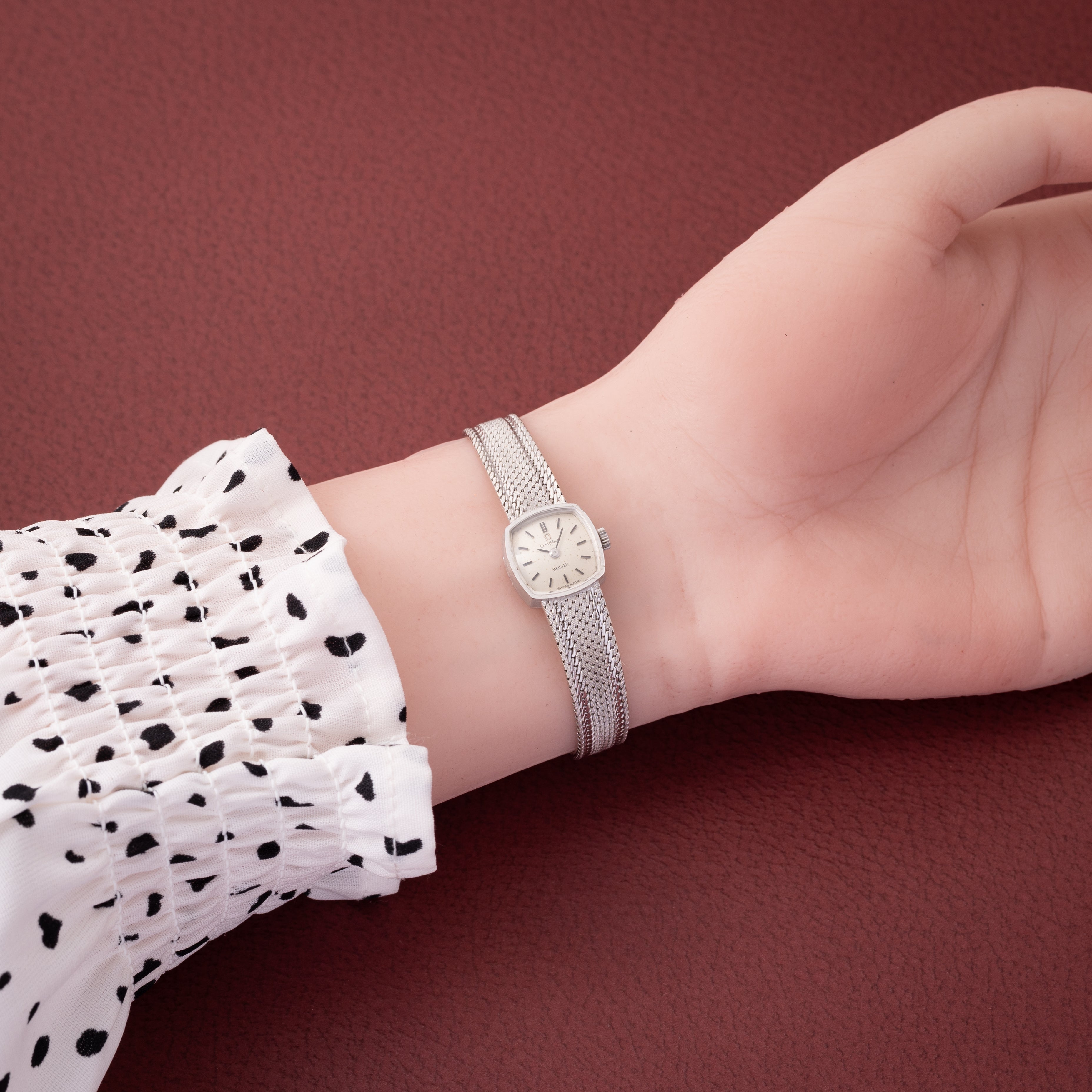 オメガ 18金無垢ホワイトゴールド レディースウォッチ 1967年製 MEISTERダブルネーム 箱付き