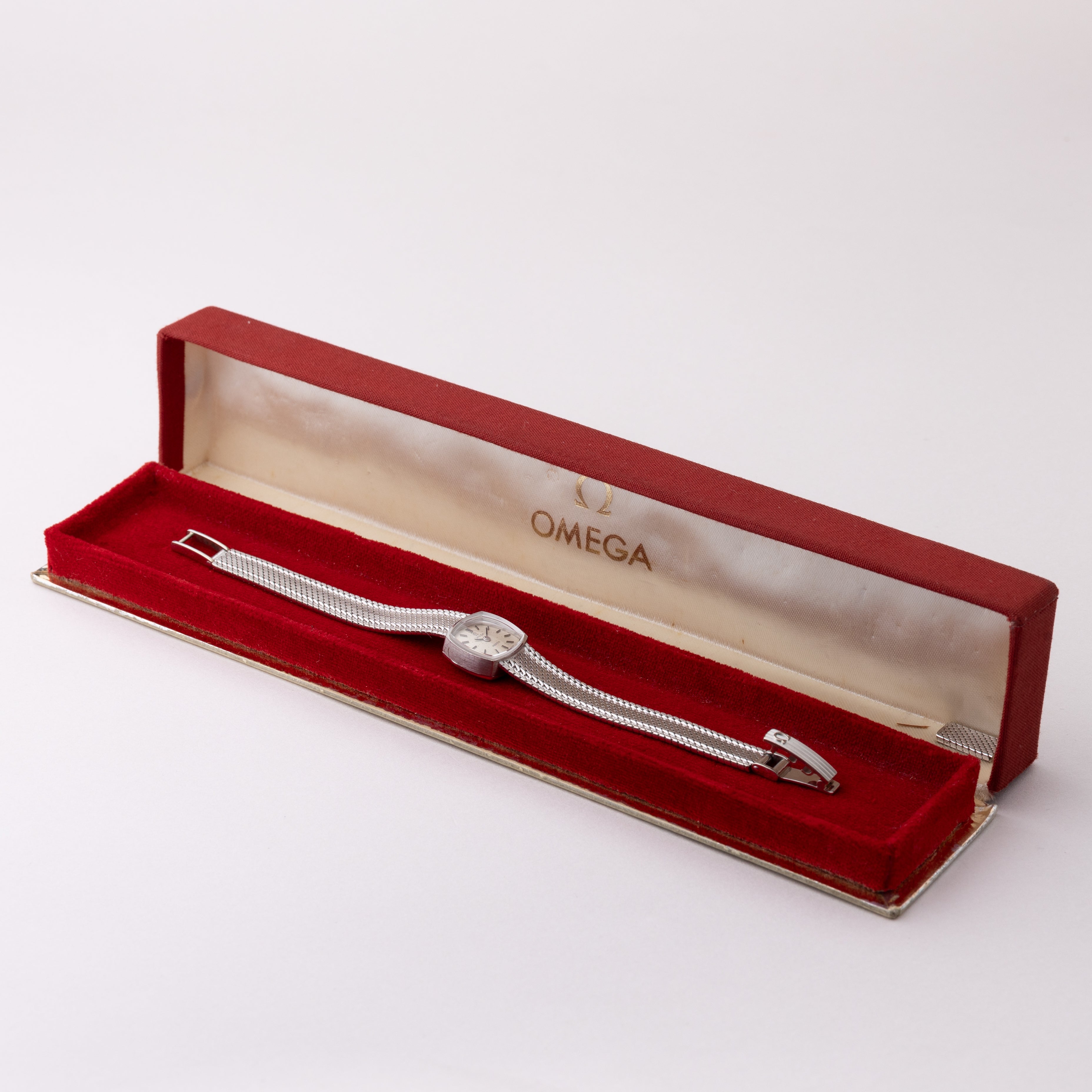 オメガ 18金無垢ホワイトゴールド レディースウォッチ 1967年製 MEISTERダブルネーム 箱付き