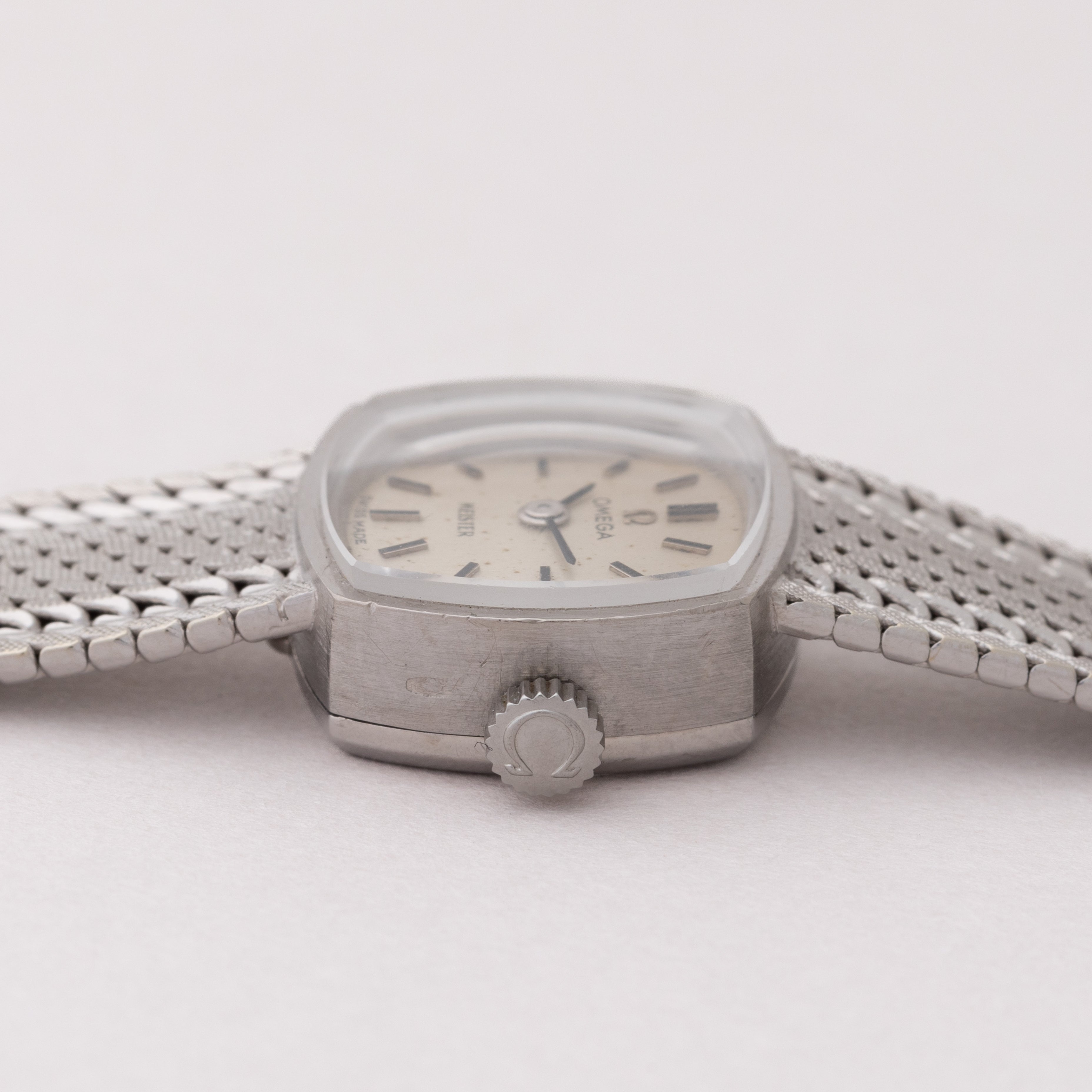 オメガ 18金無垢ホワイトゴールド レディースウォッチ 1967年製 MEISTERダブルネーム 箱付き