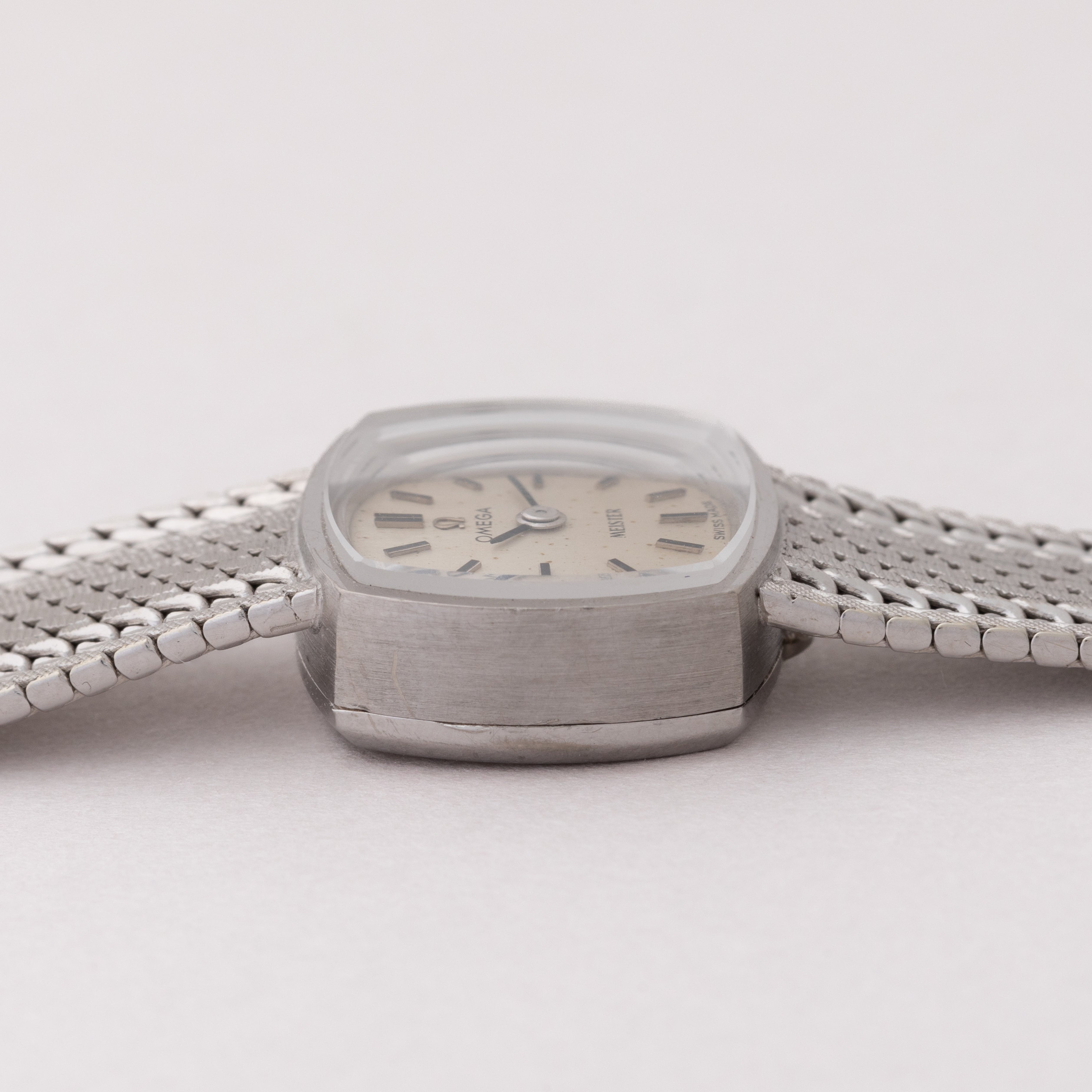 オメガ 18金無垢ホワイトゴールド レディースウォッチ 1967年製 MEISTERダブルネーム 箱付き