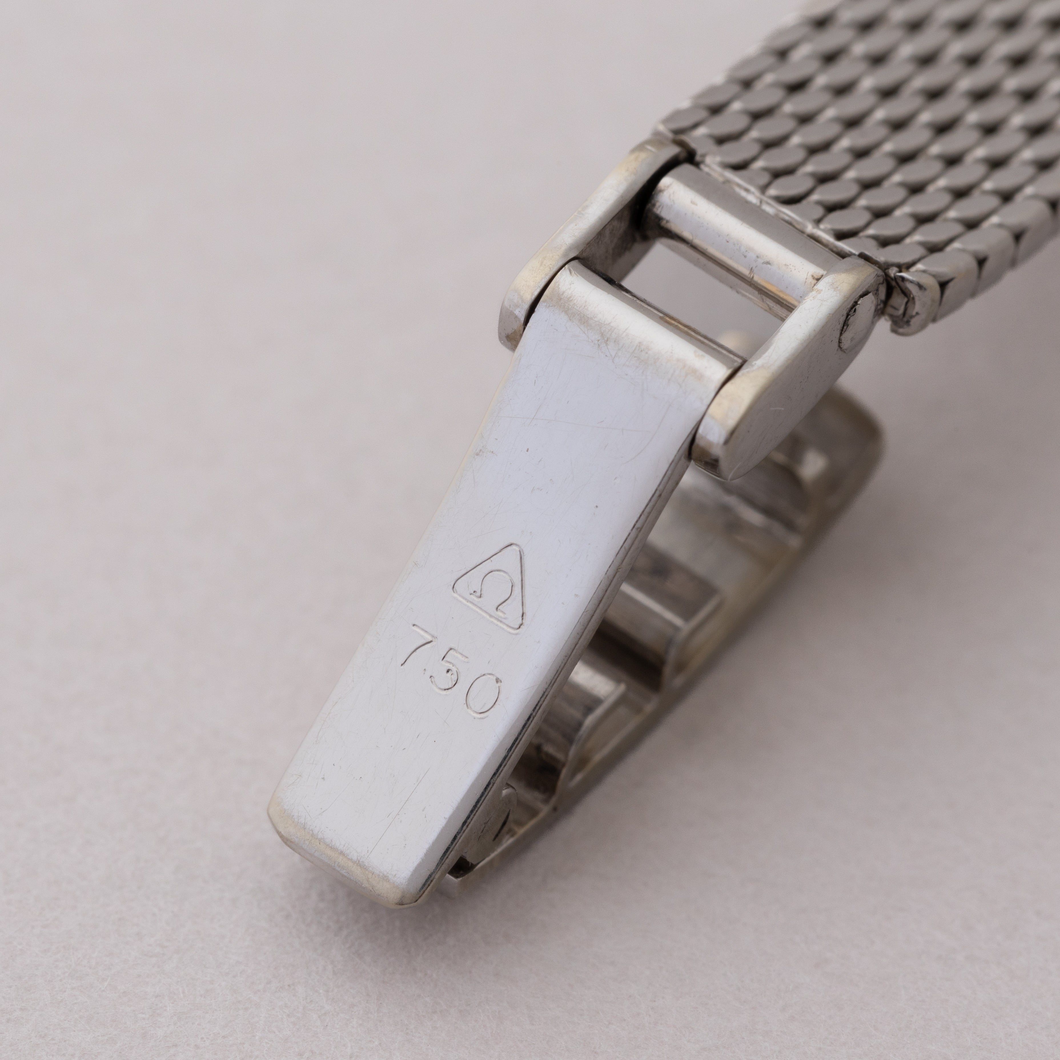 オメガ 18金無垢ホワイトゴールド レディースウォッチ 1967年製 MEISTERダブルネーム 箱付き