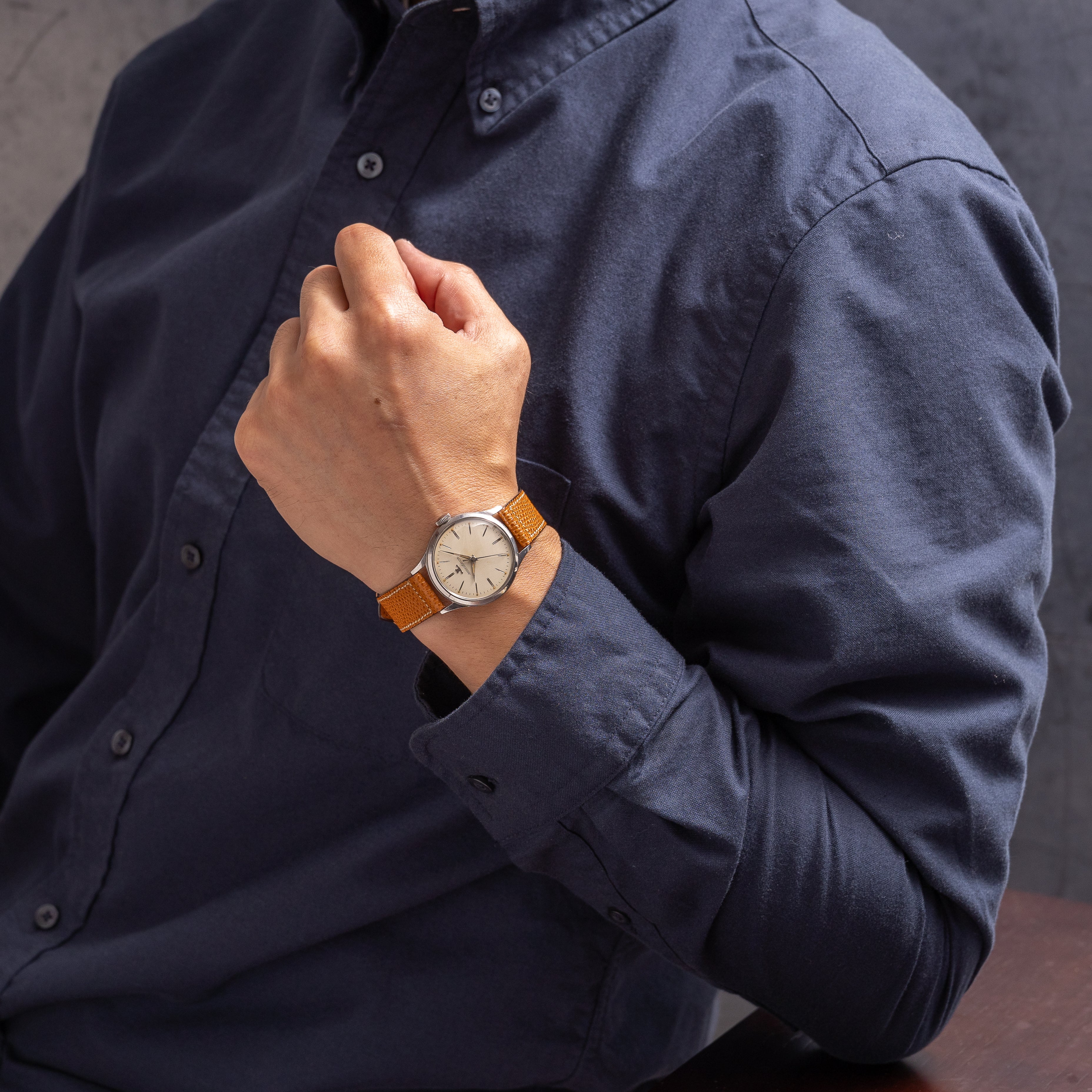 ジャガールクルト ラウンド ステンレスケース 手巻き 1960年代製