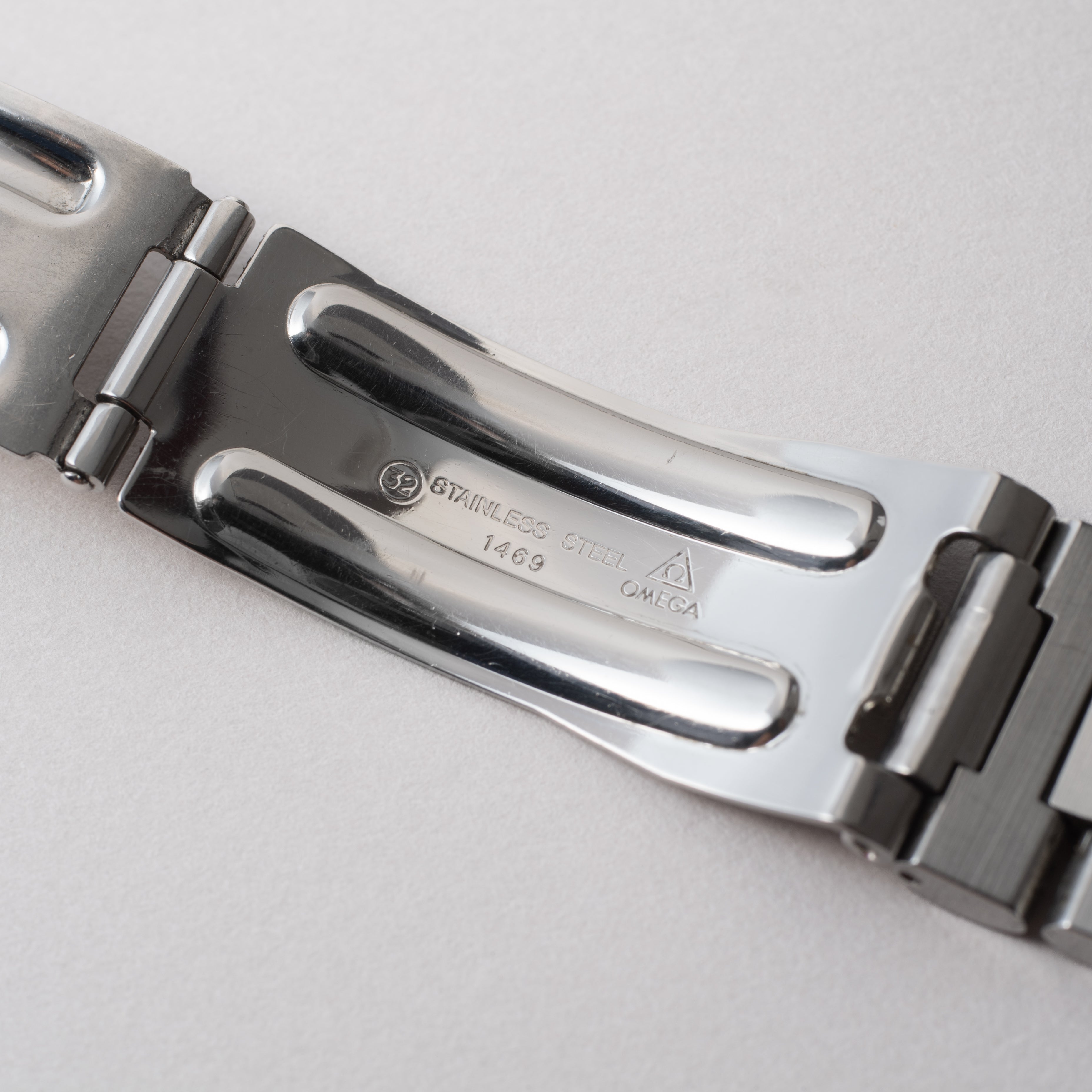 オメガスピードマスター 1998年製トリプルカレンダー オートマチック ギャラ付き