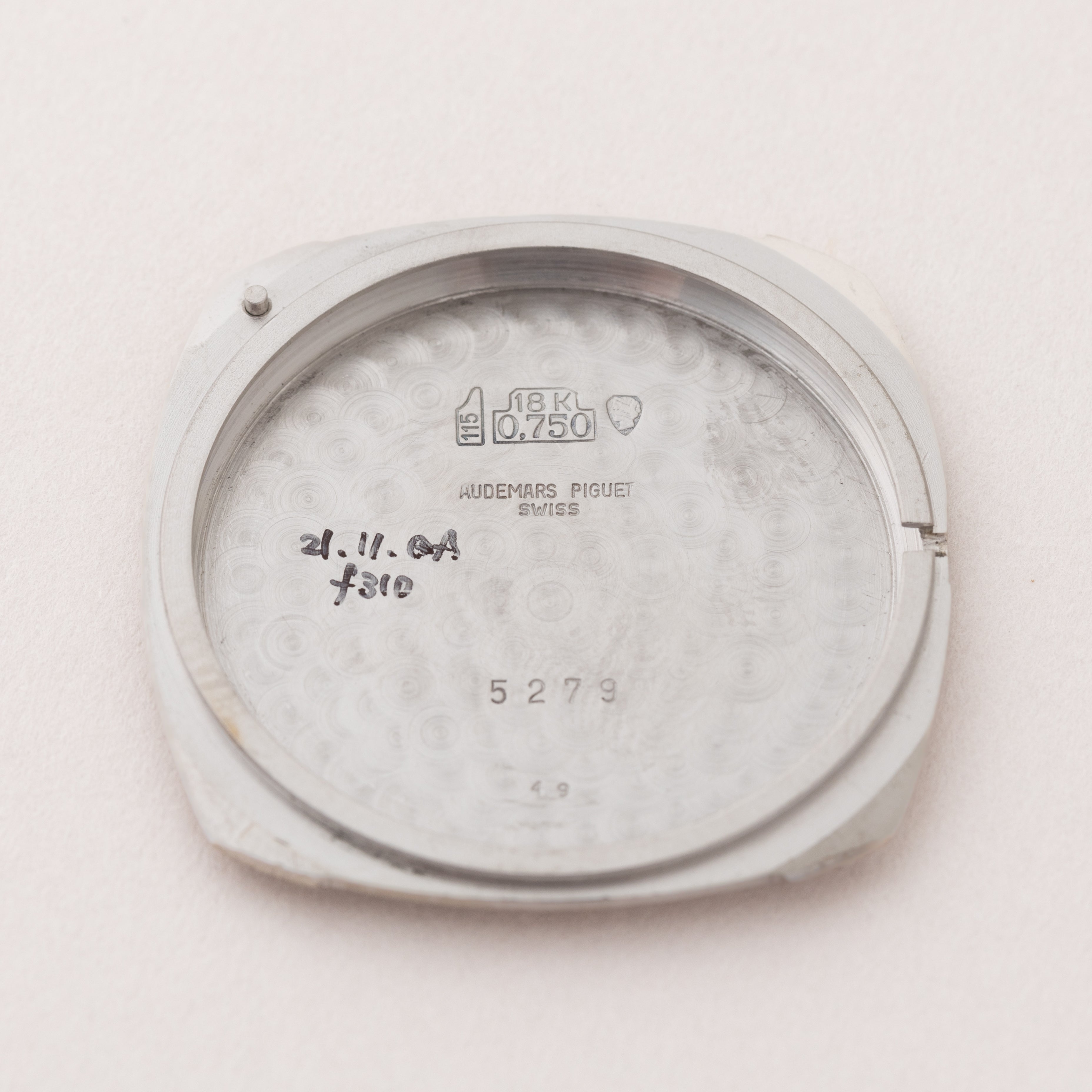 オーデマ・ピゲ Cライン18金無垢ホワイトゴールドケース5Pダイヤ 自動巻き スリム2針 1970年代製