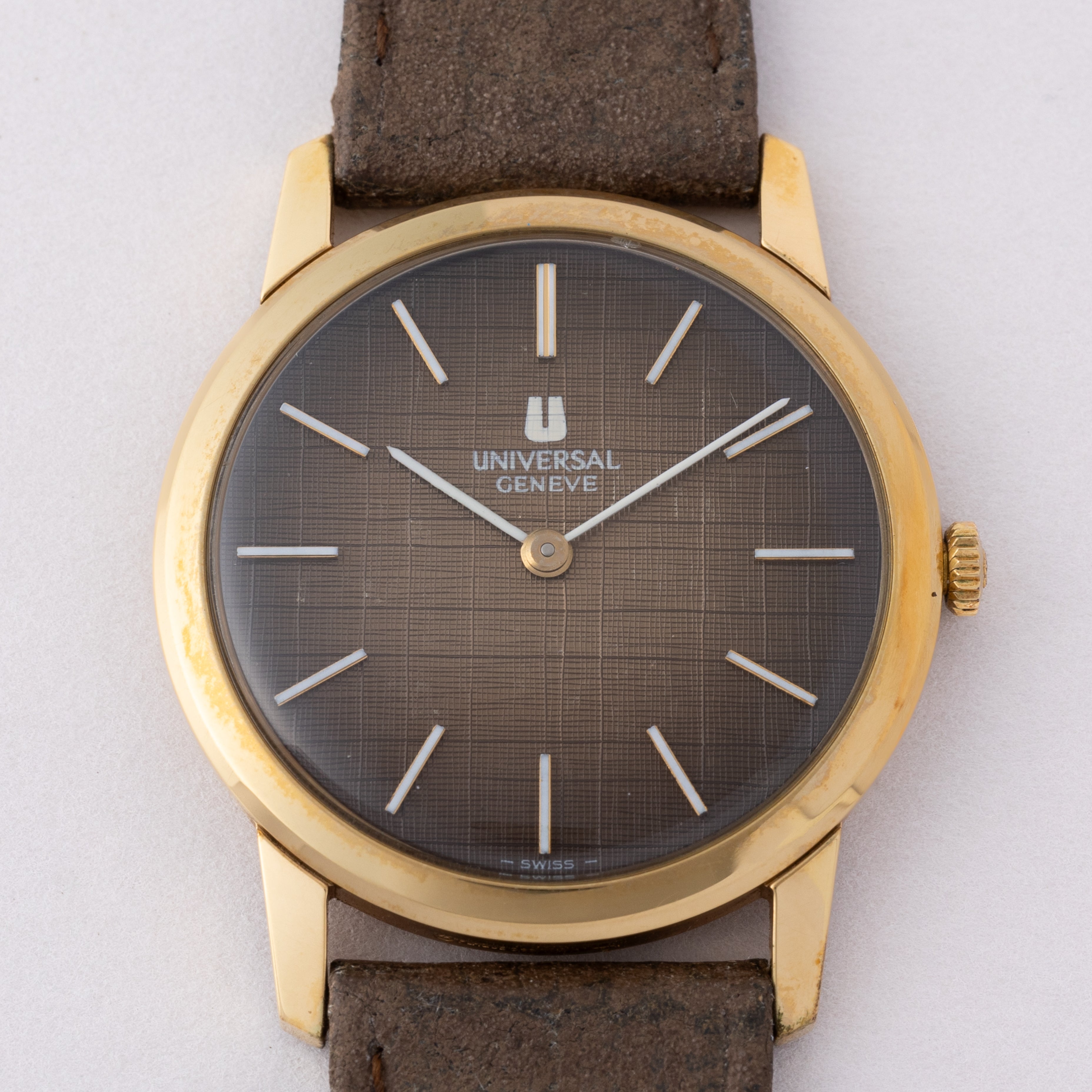 ユニバーサルジュネーブ ラウンド ブラウンダイヤル 1970年代 手巻き タグ付き 未使用品 純正革ベルト、純正尾錠付き