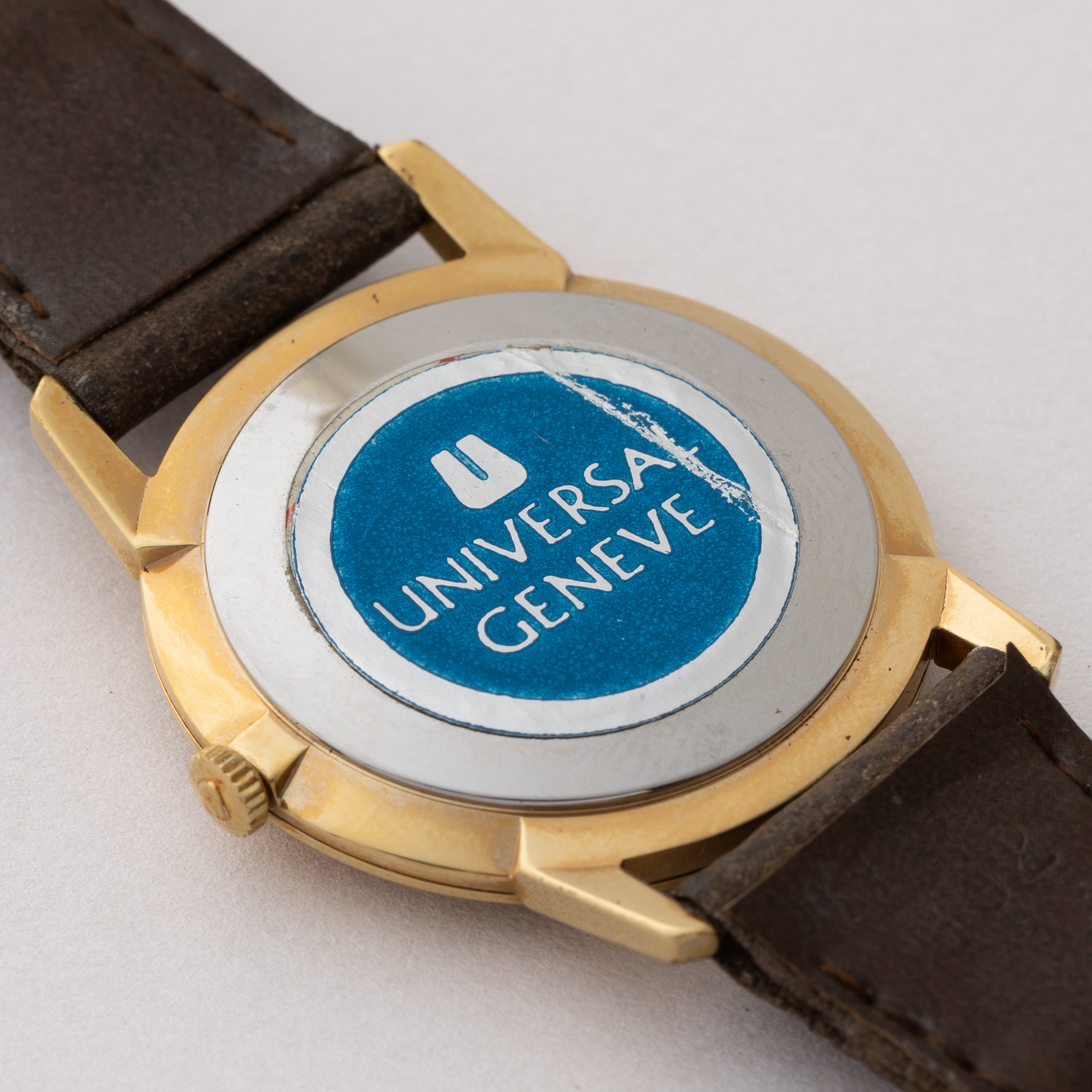 ユニバーサルジュネーブ ラウンド ブラウンダイヤル 1970年代 手巻き タグ付き 未使用品 純正革ベルト、純正尾錠付き