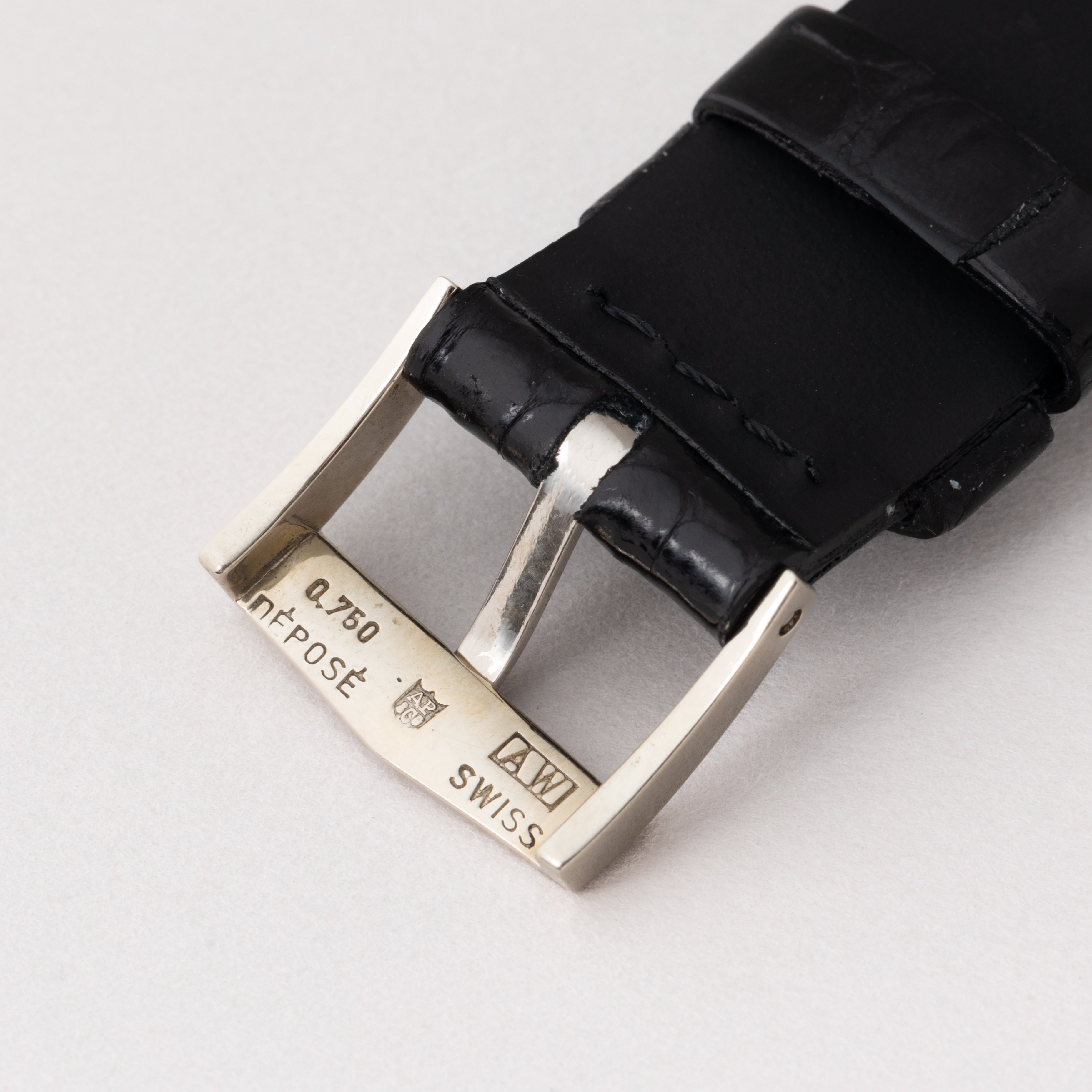 オーデマ・ピゲ ラウンドケース 1960年代製 18KWG 純正革ベルト付き