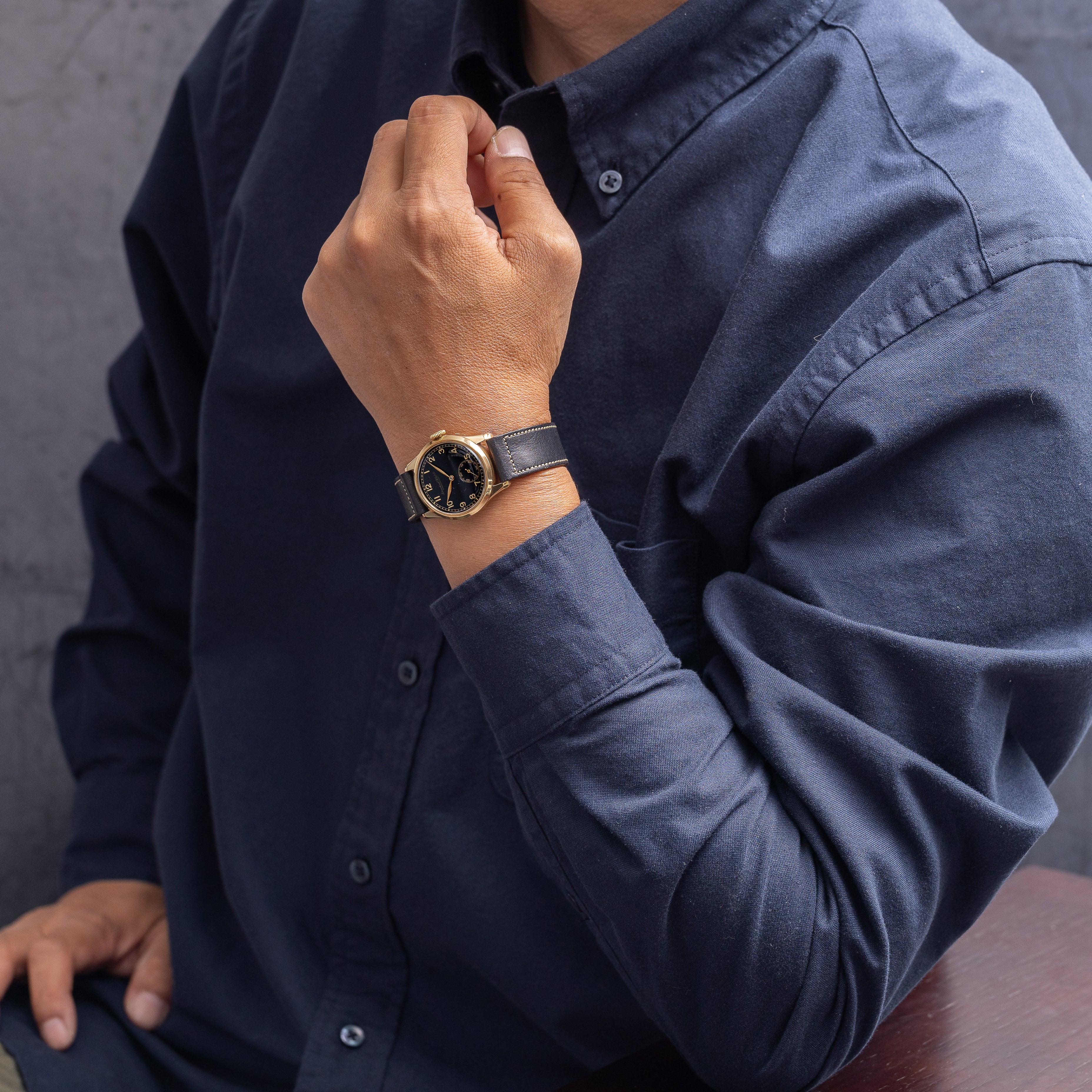 IWC オリジナルブラックダイヤル Cal.83 1937年製 14金無垢ケース 手巻 オールドインター