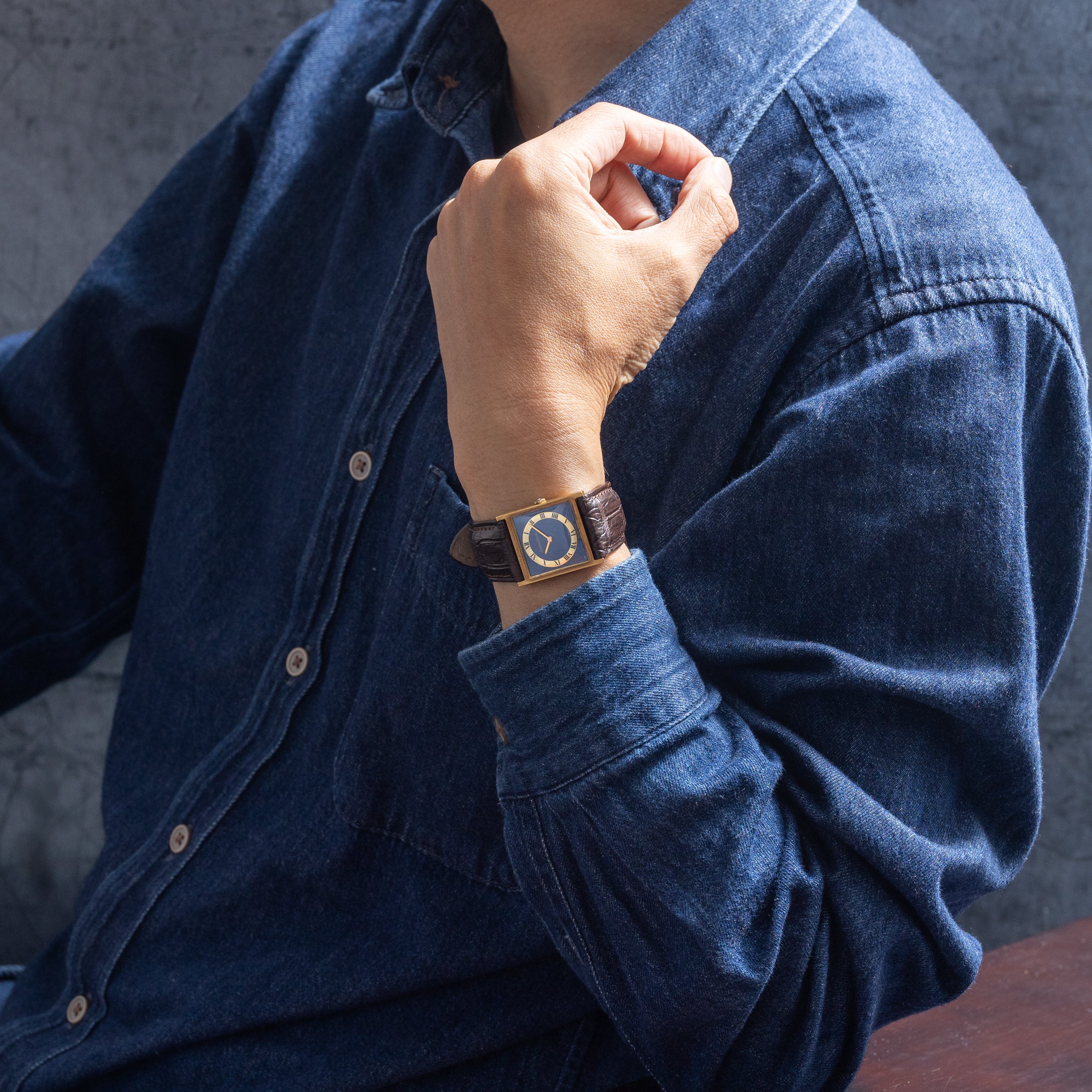 ジャガールクルト 18金無垢 スクエアケース ブルーダイヤル 1970年代