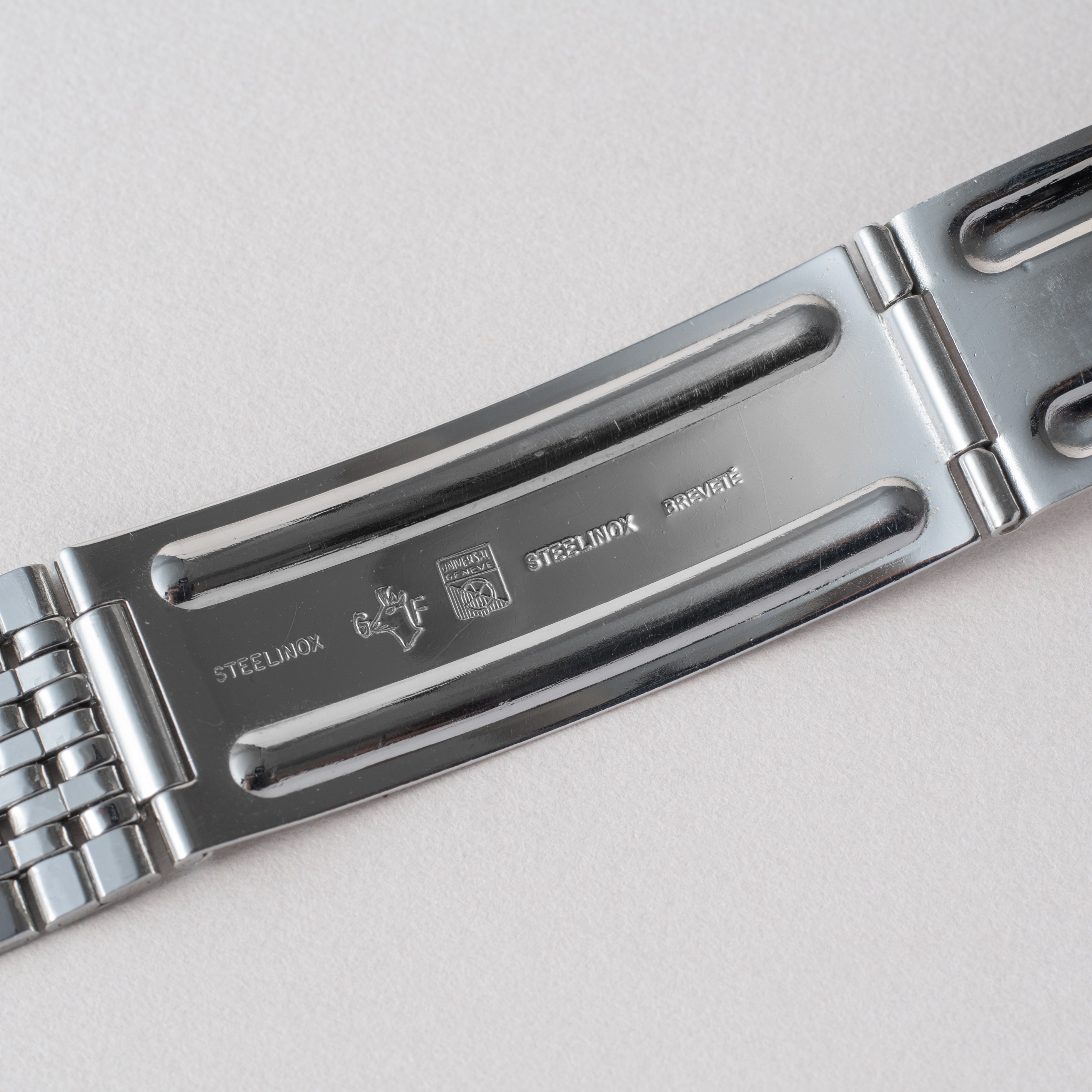 ユニバーサル ジュネーブ ホワイトシャドウ ポールルーター 1960年代製 ブルーダイヤル