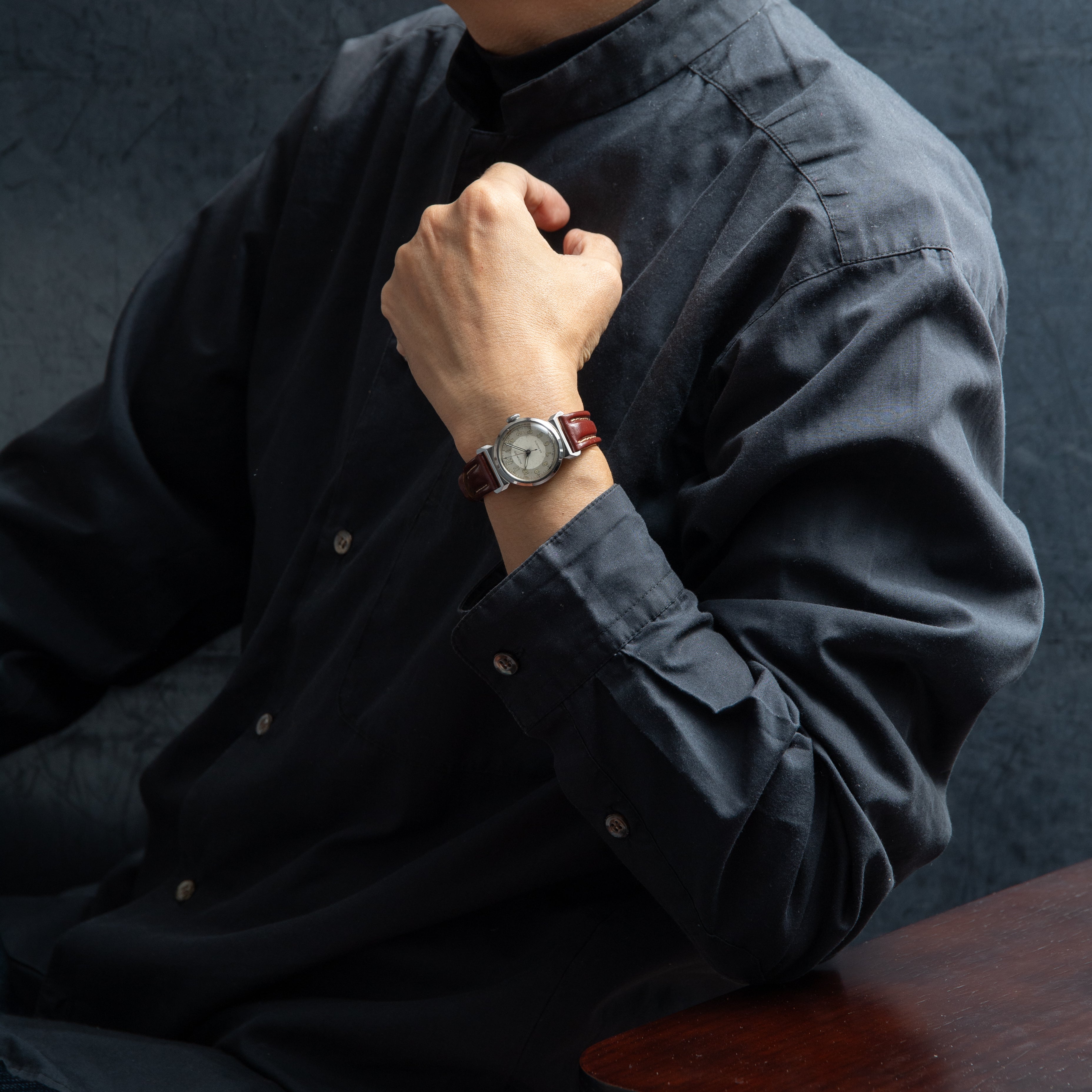 モバード アクバティック 全アラビア数字 1940年代 手巻き