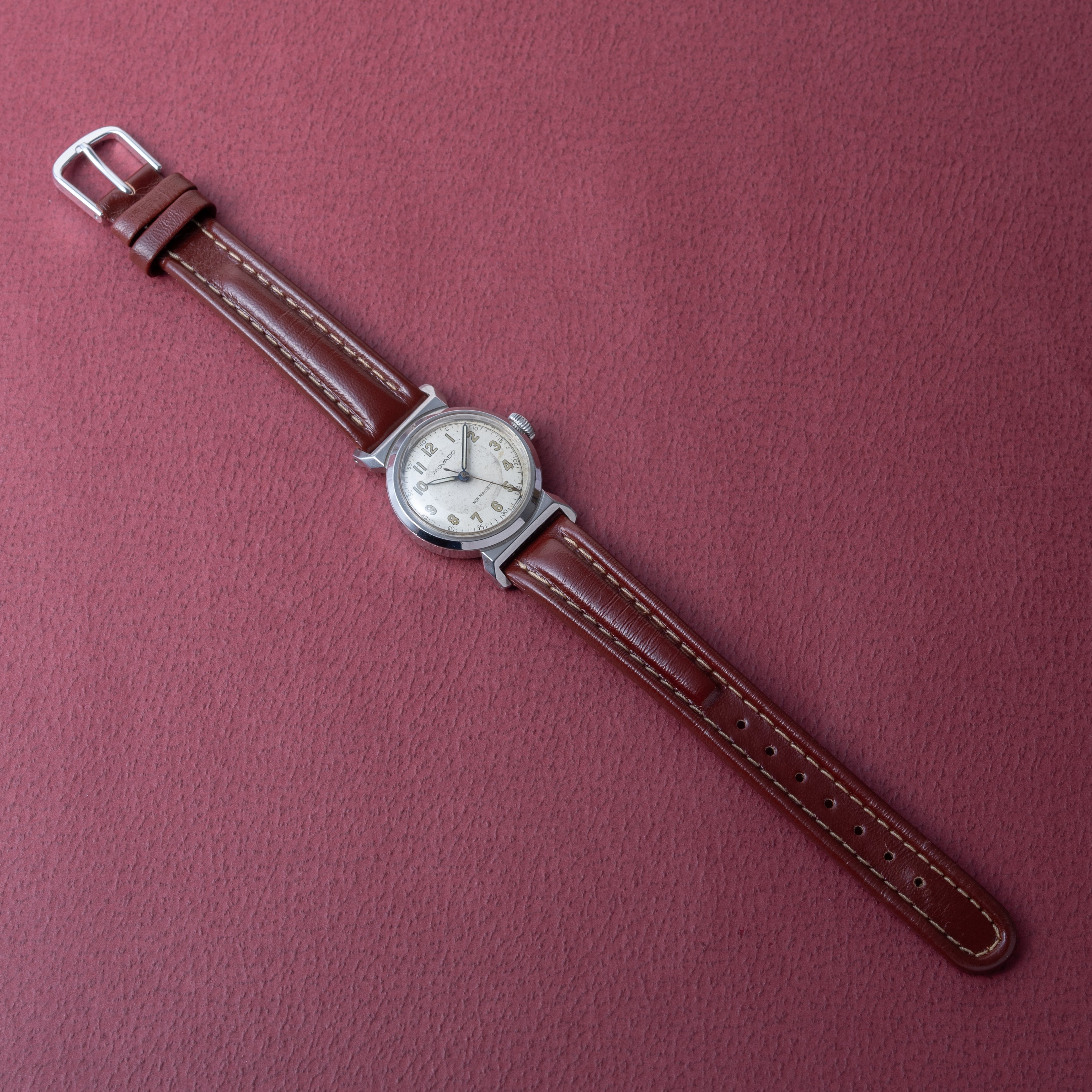 モバード アクバティック 全アラビア数字 1940年代 手巻き