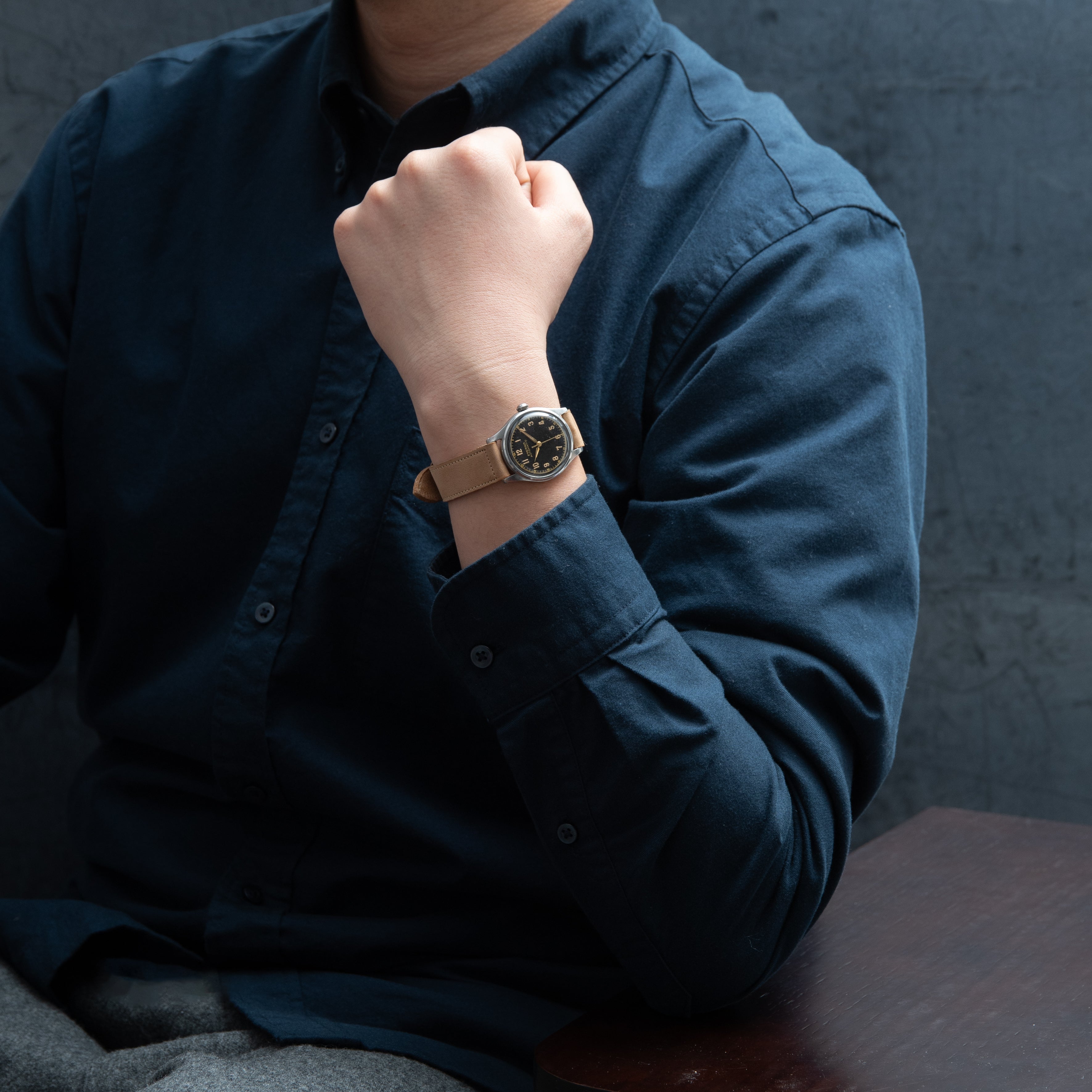 エテルナ ハーフローター ブラック 全アラビアダイヤル 1940年代