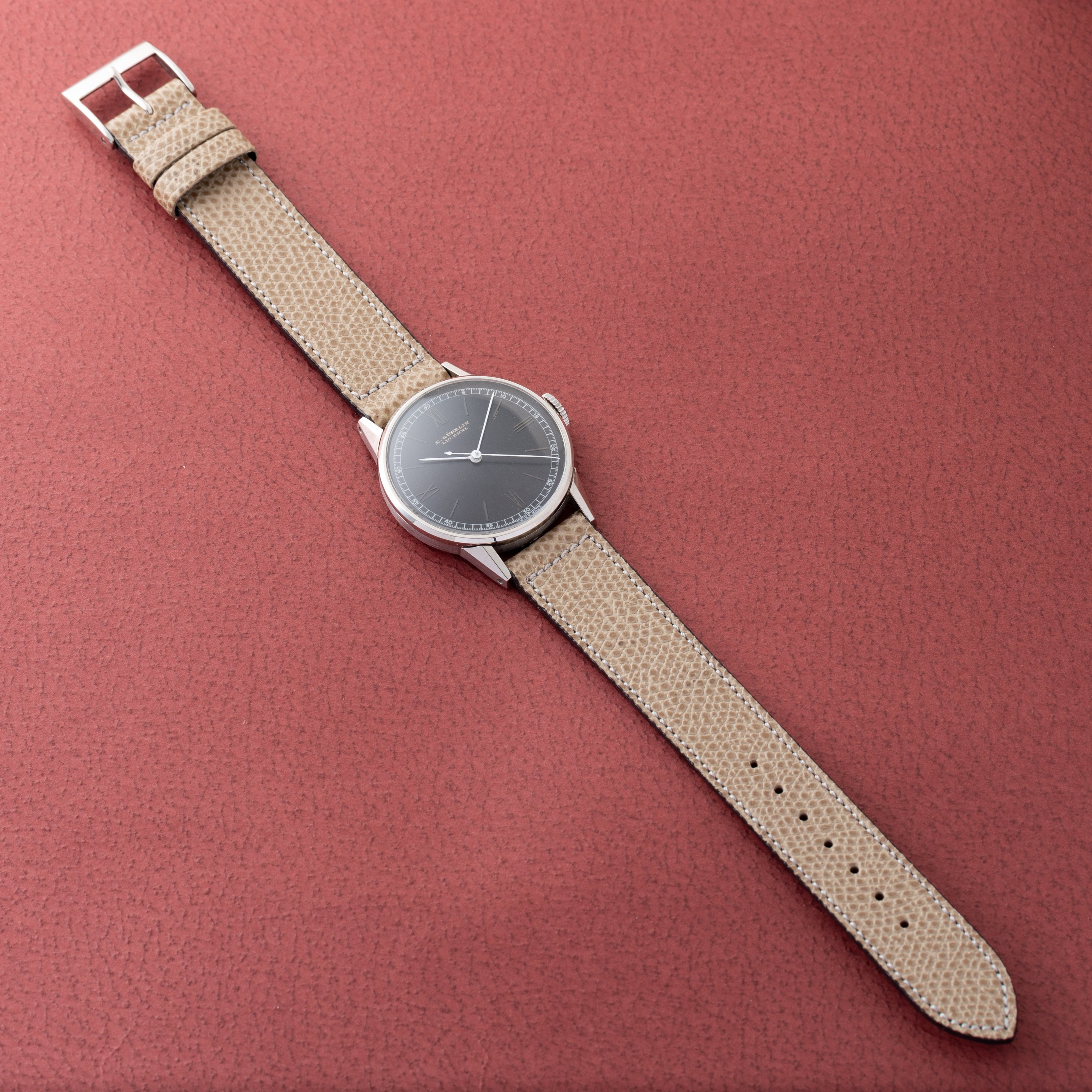 ギュブラン ラウンド 1940年代 手巻き ブラックダイヤル