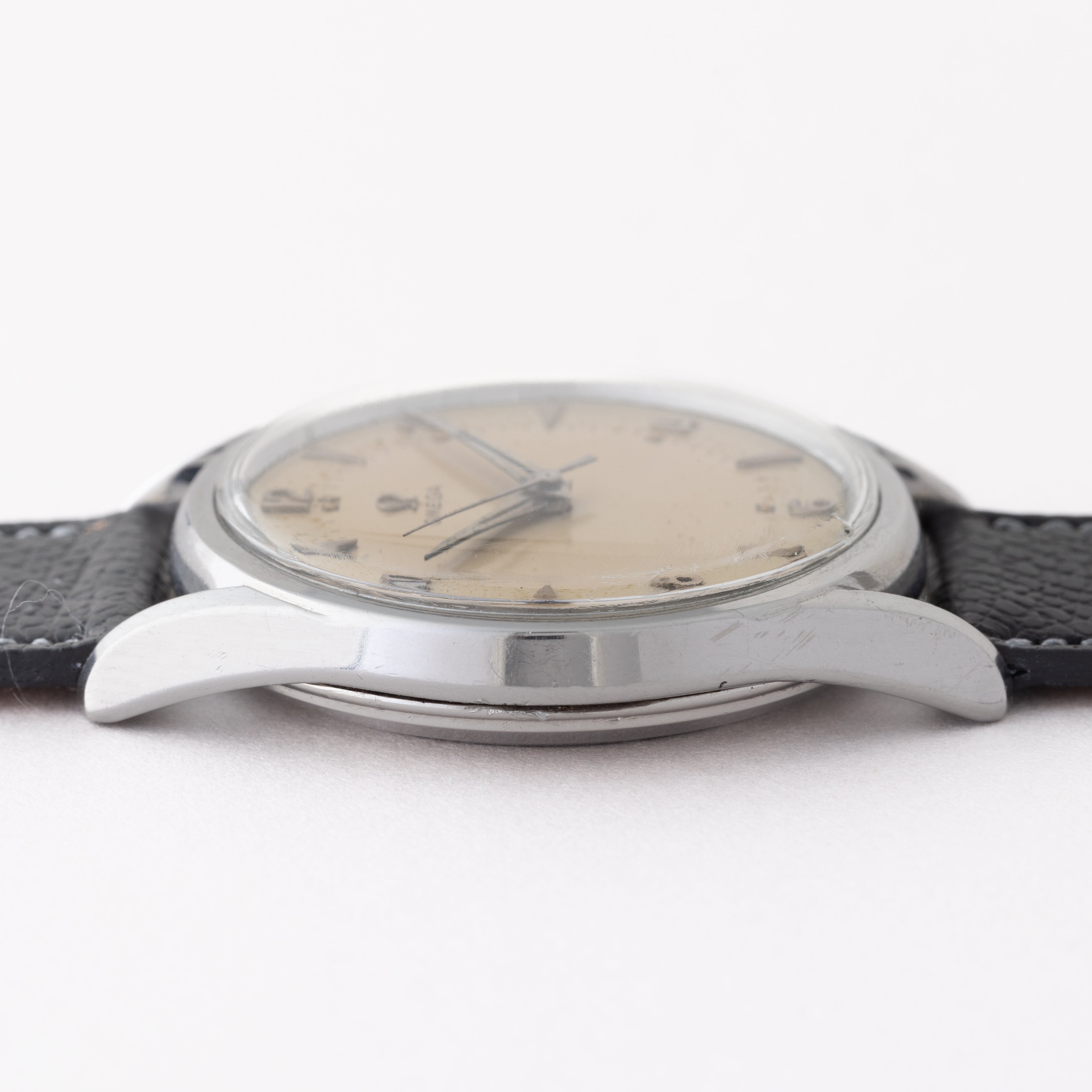 オメガ 30mmキャリバー 1954年製 ツートンダイヤル 飛びアラビア