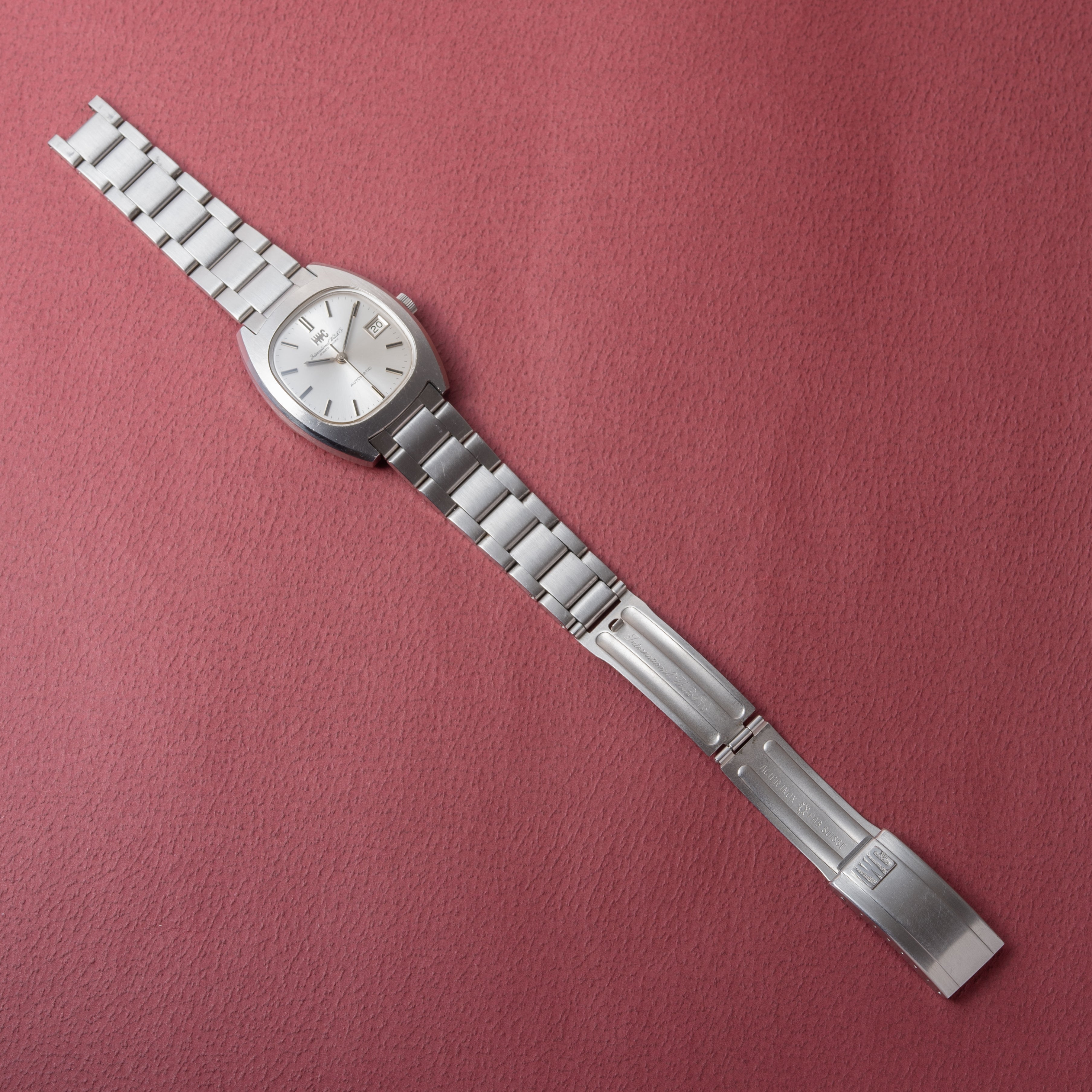 IWC トノー型 オートマチック 1977年製 Cal.8541B