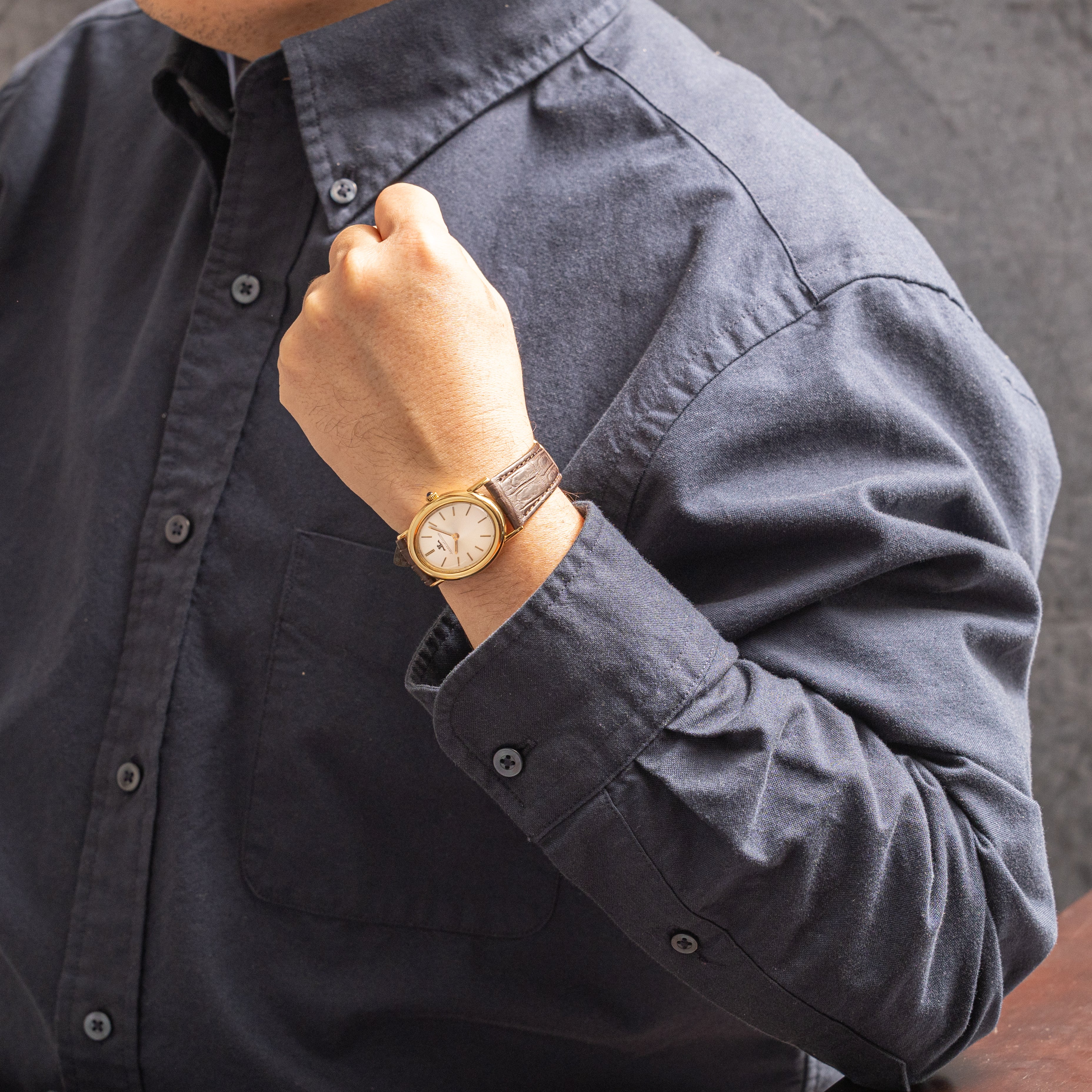 ジャガールクルト 18金無垢オーバル型ケース 1971年保証書 ギャラ付き