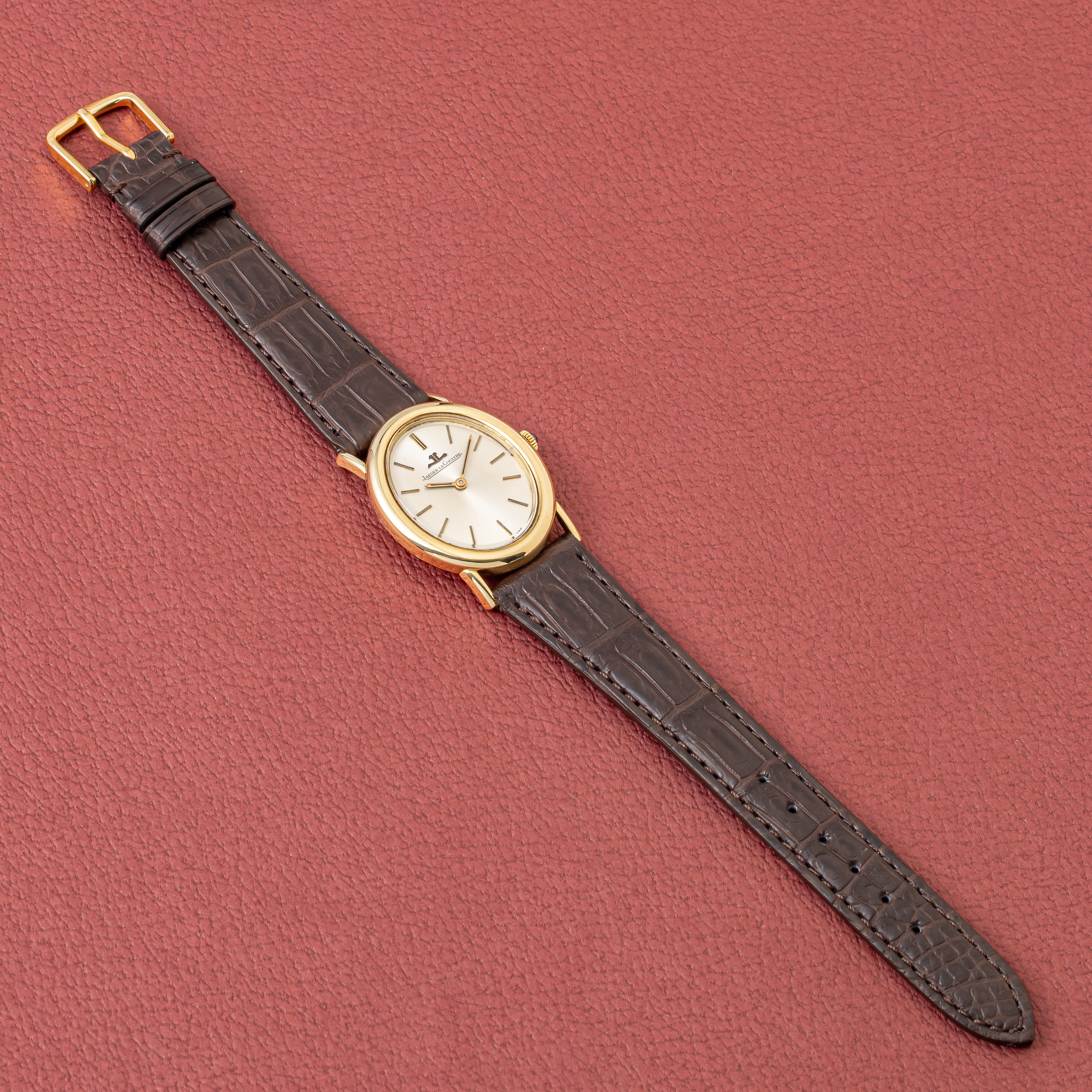 ジャガールクルト 18金無垢オーバル型ケース 1971年保証書 ギャラ付き