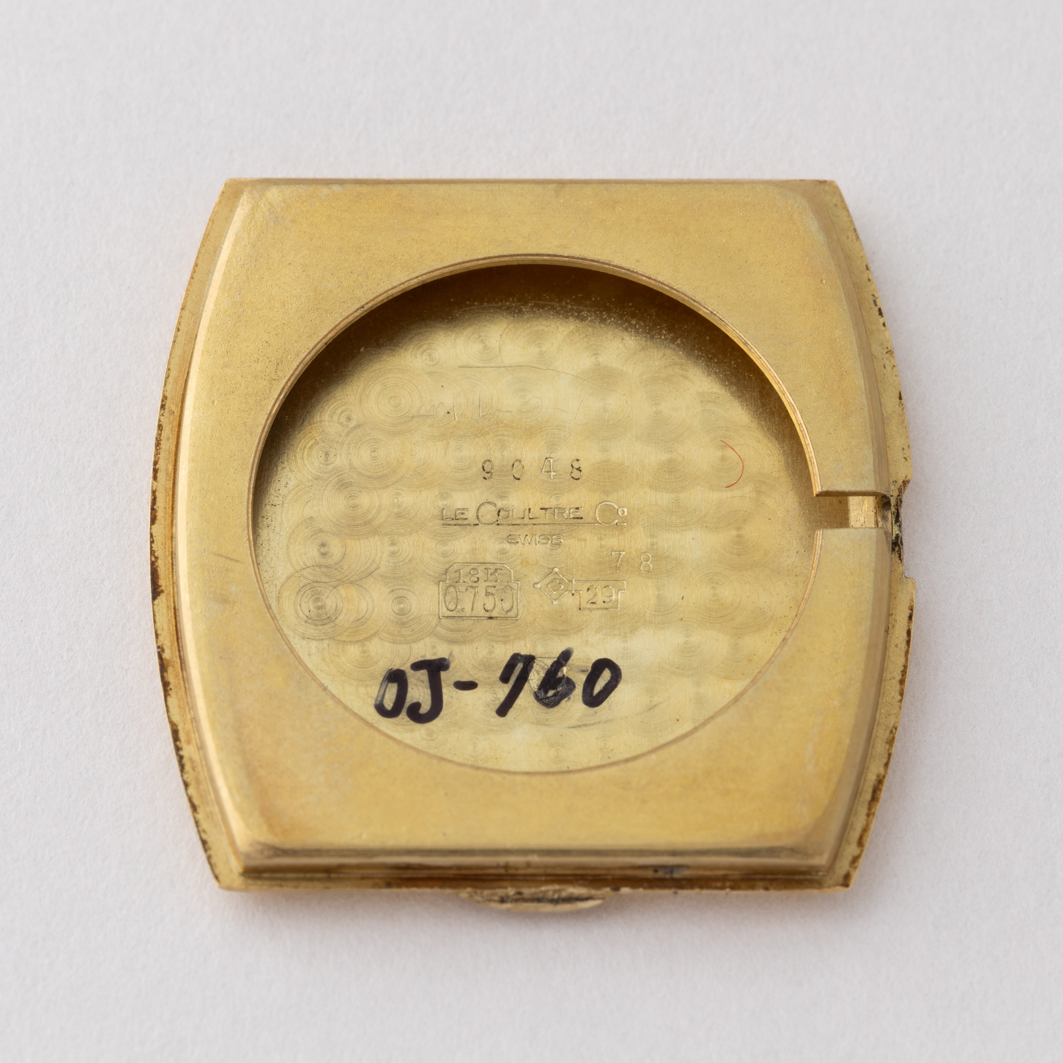 ジャガールクルト 18金無垢 エンボスダイヤル 1970年代 トノー型 手巻き