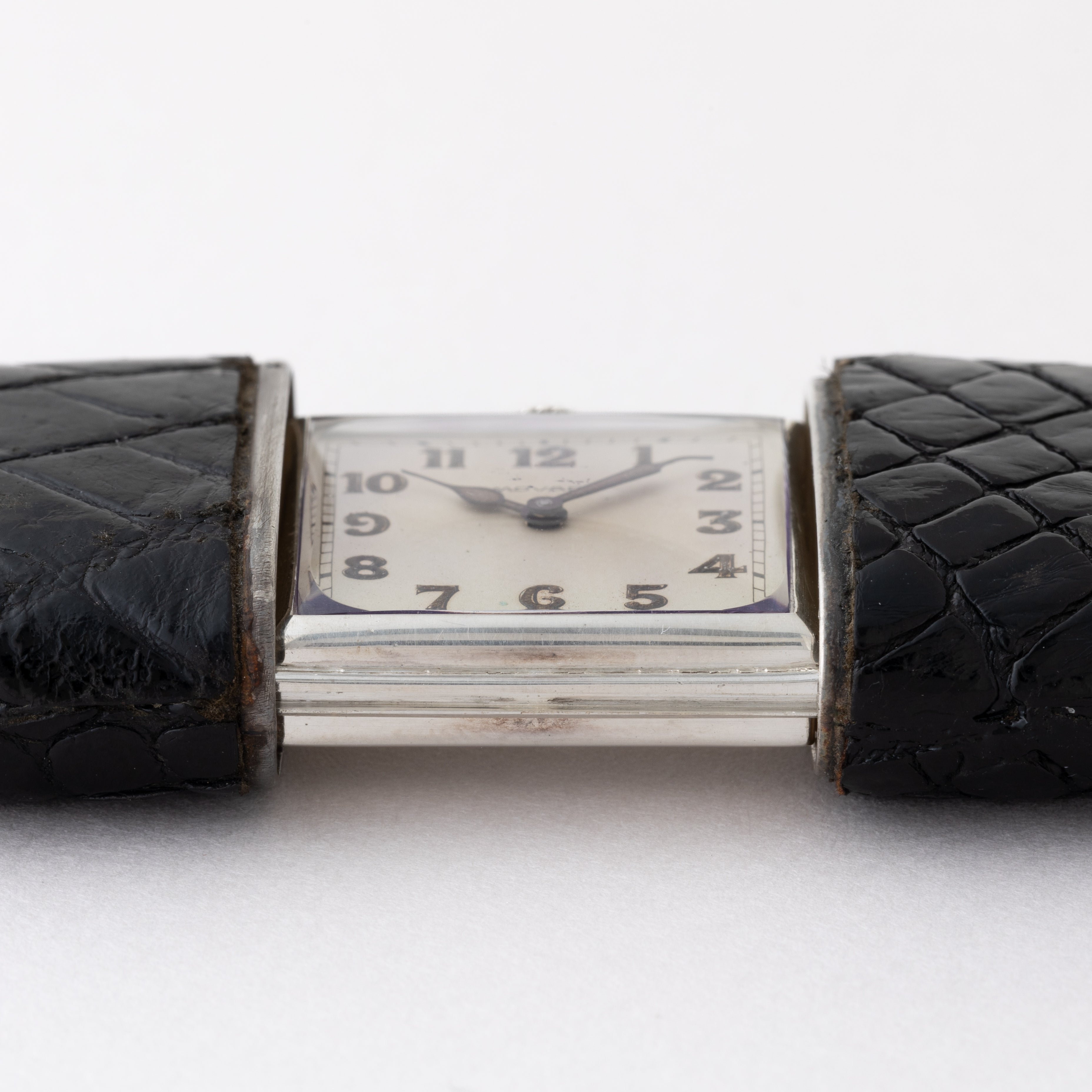 モバード エルメト 銀無垢ケース革巻き トラベルウォッチ 手巻き 1940年代製