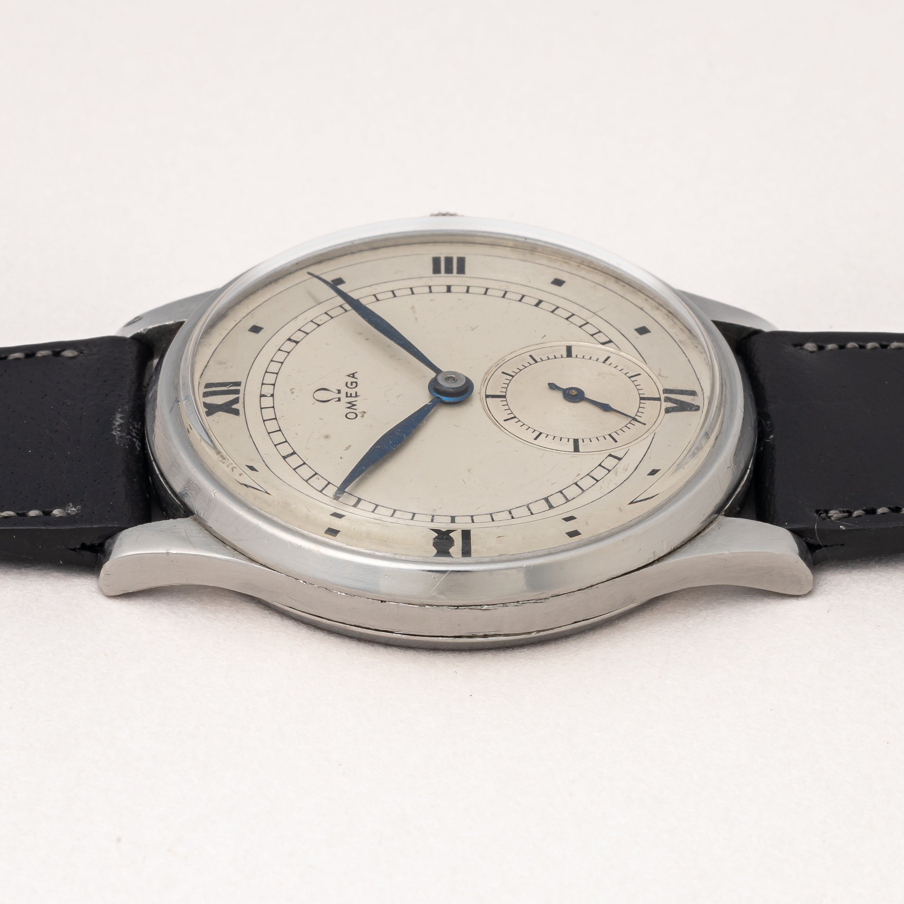 オメガ ラウンド ラージケース 1930年代後半製 手巻き 37mm Big Calatrava Design