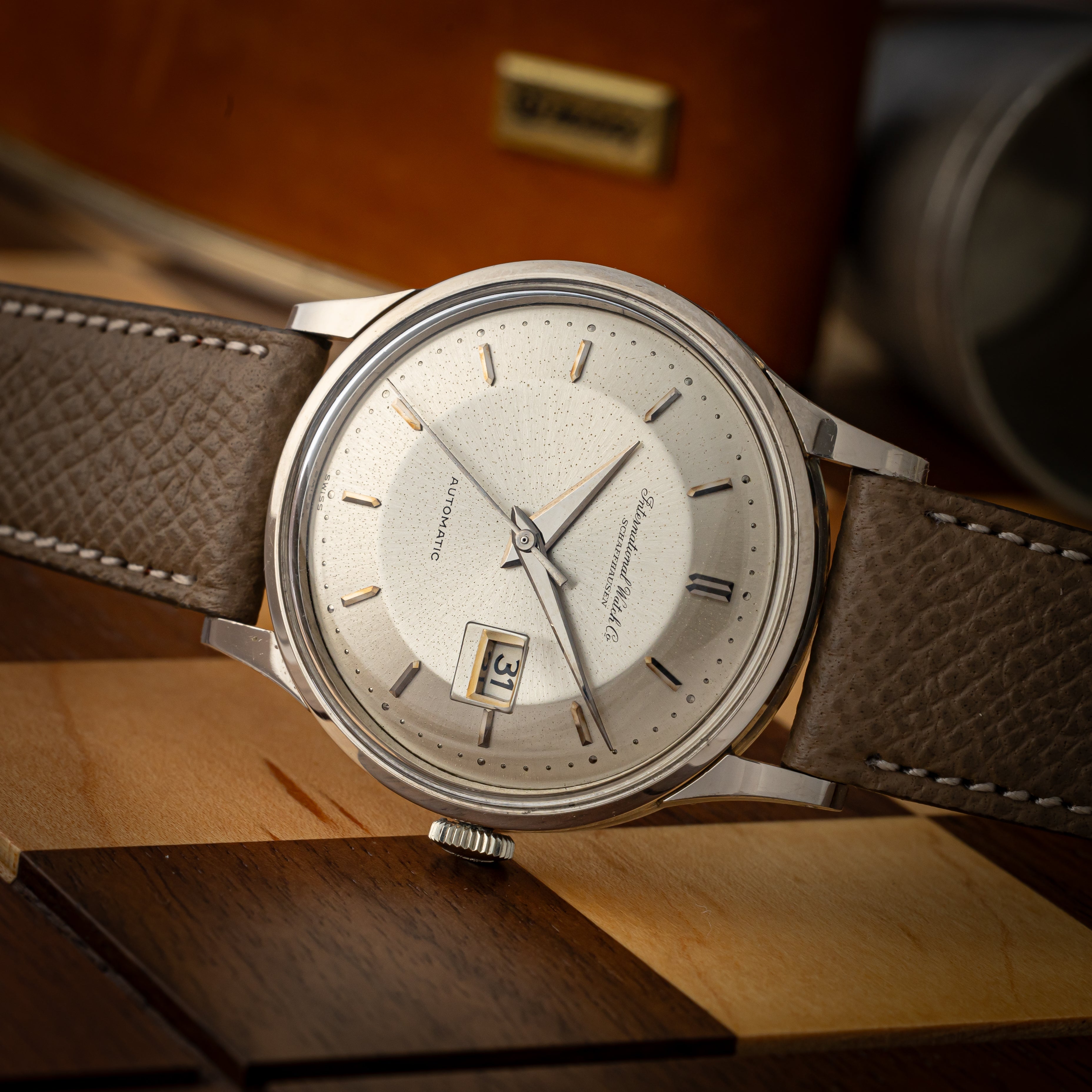 IWC 18金無垢ホワイトゴールドケース 1961年製 寄り目 ペラトン式Cal.8531 お魚リューズ