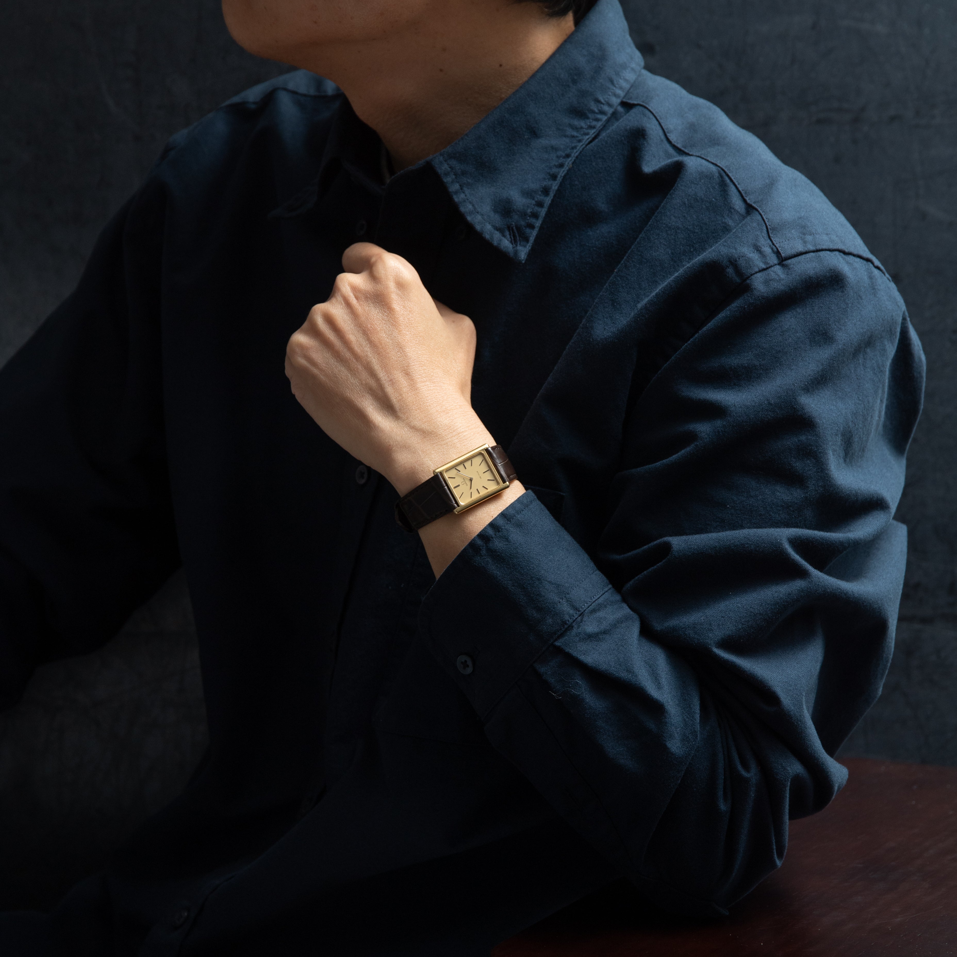 オメガ デ・ヴィル レクタンギュラー 18金無垢ケース 1973年製 タンクウォッチ