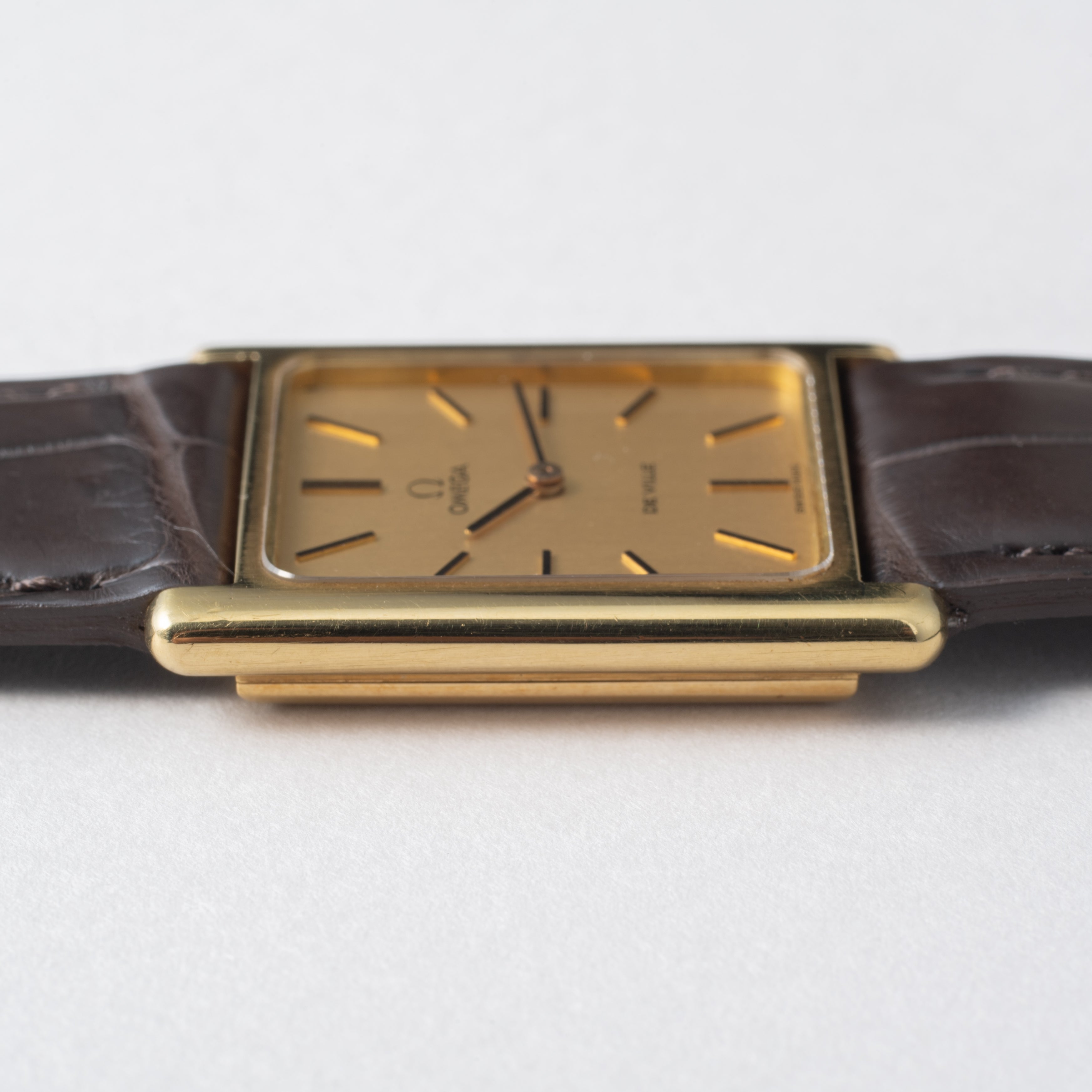 オメガ デ・ヴィル レクタンギュラー 18金無垢ケース 1973年製 タンクウォッチ