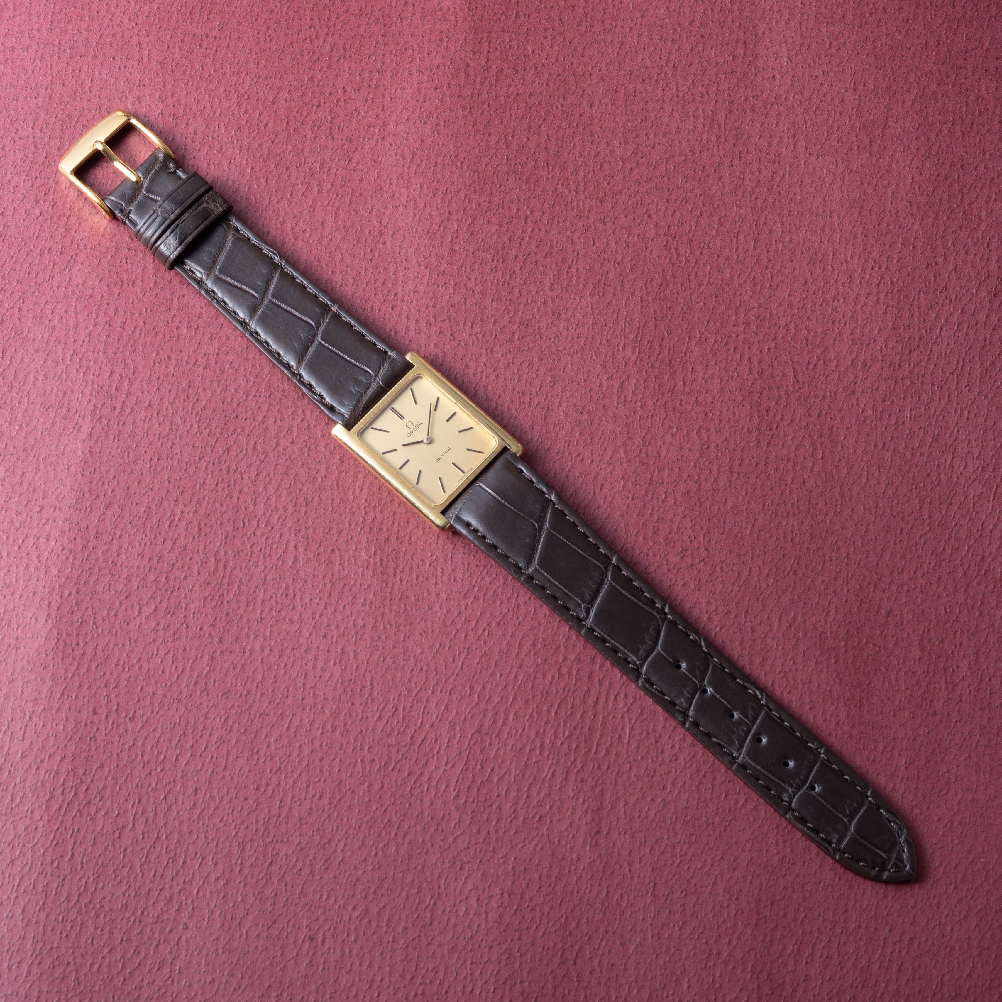 オメガ デ・ヴィル レクタンギュラー 18金無垢ケース 1973年製 タンクウォッチ