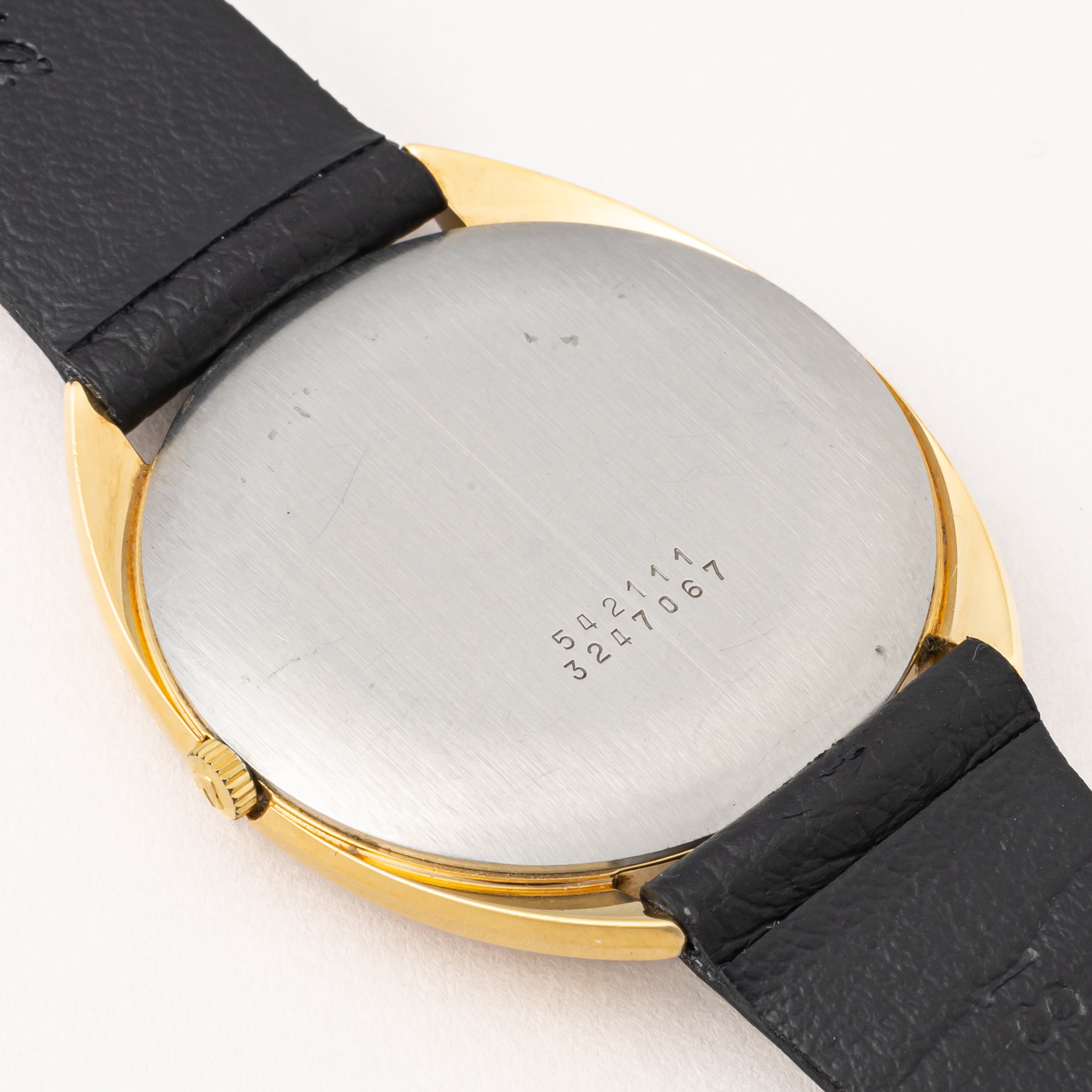 ユニバーサルジュネーブ 薄型手巻き 14金張り 1970年代 箱、タグ付き ローマンダイヤル