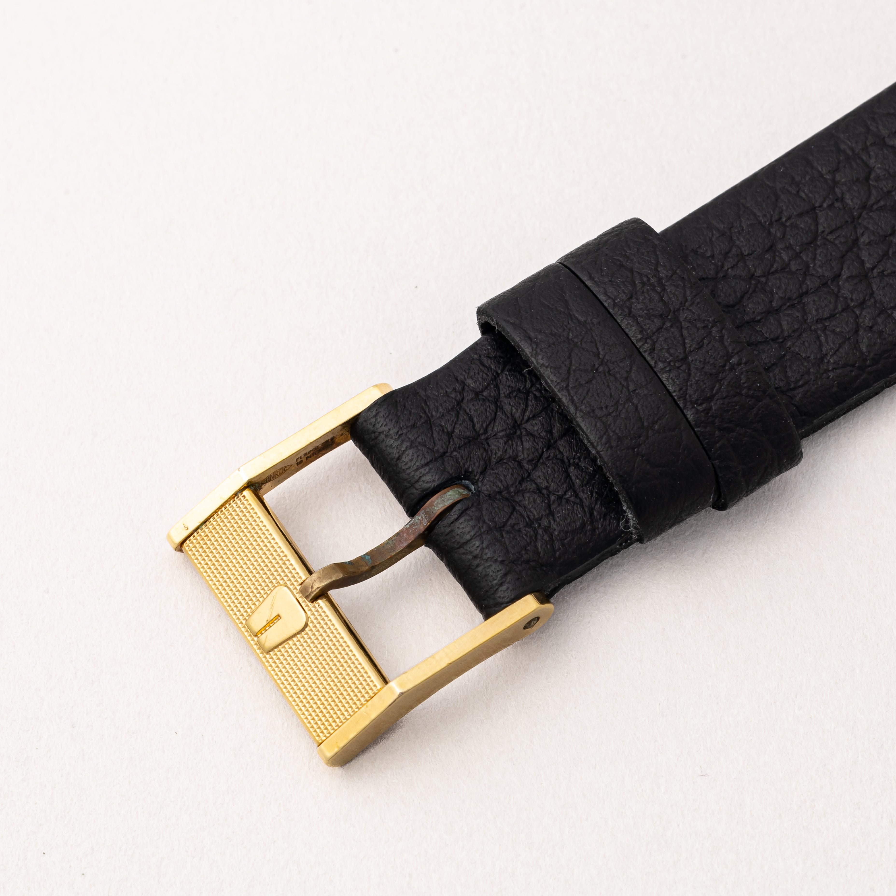 ユニバーサルジュネーブ 薄型手巻き 14金張り 1970年代 箱、タグ付き ローマンダイヤル