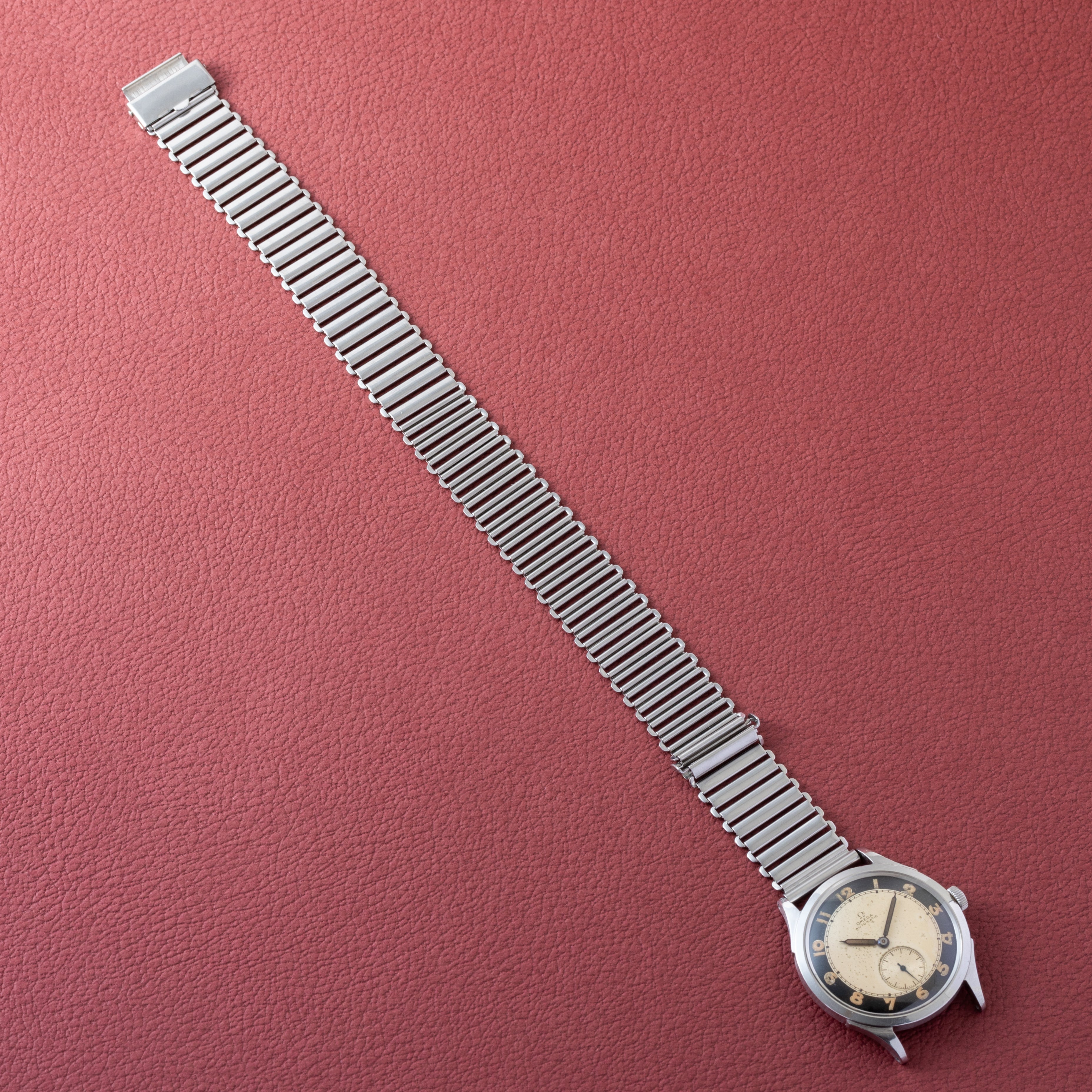 オメガ バンパー式オメガ初オートマチック 1943年製 ツートンアラビアダイヤル