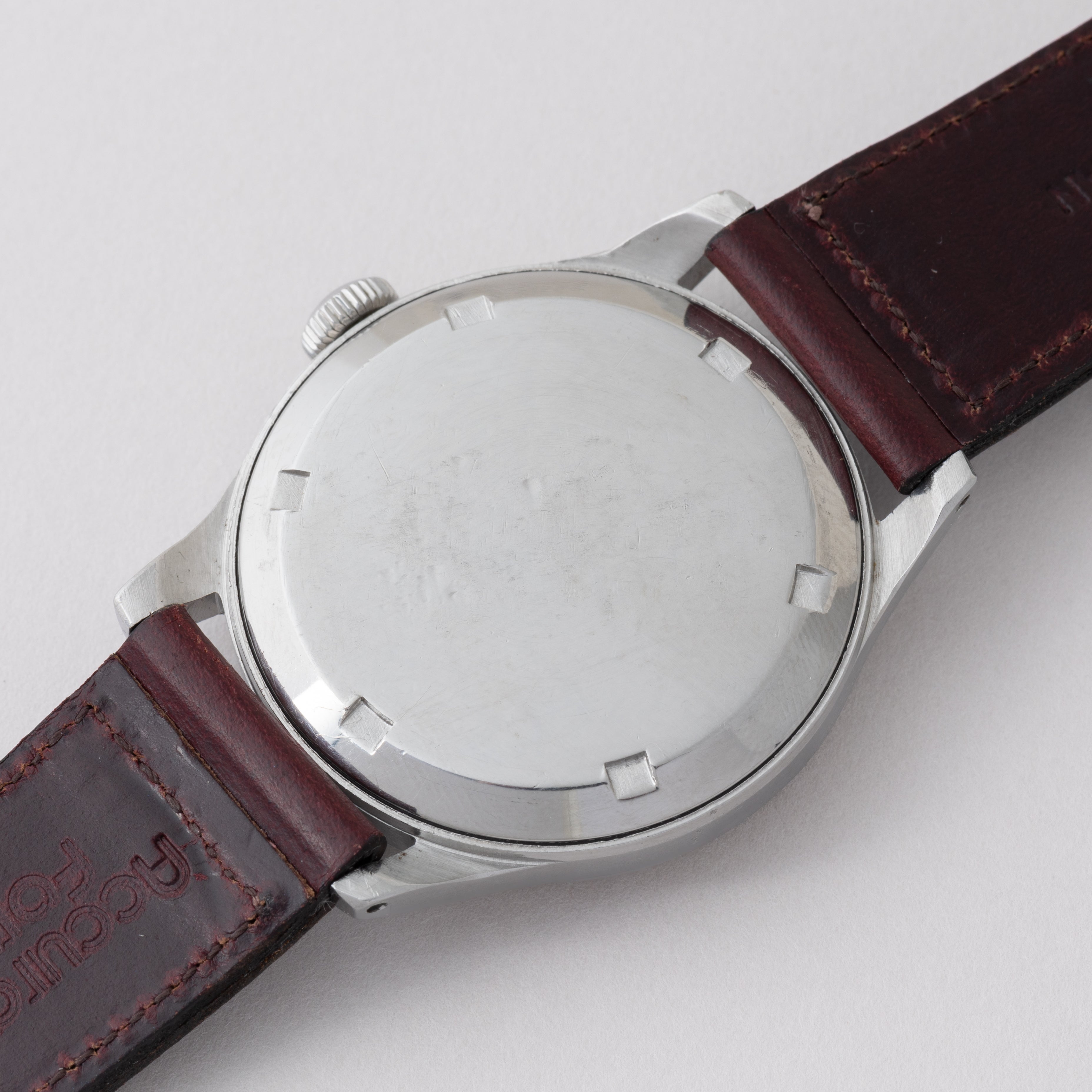 オメガ 30mmキャリバー 1944~1946年製 手巻き スモールセコンド Cal.30T2 飛びアラビアダイヤル スクリューバック