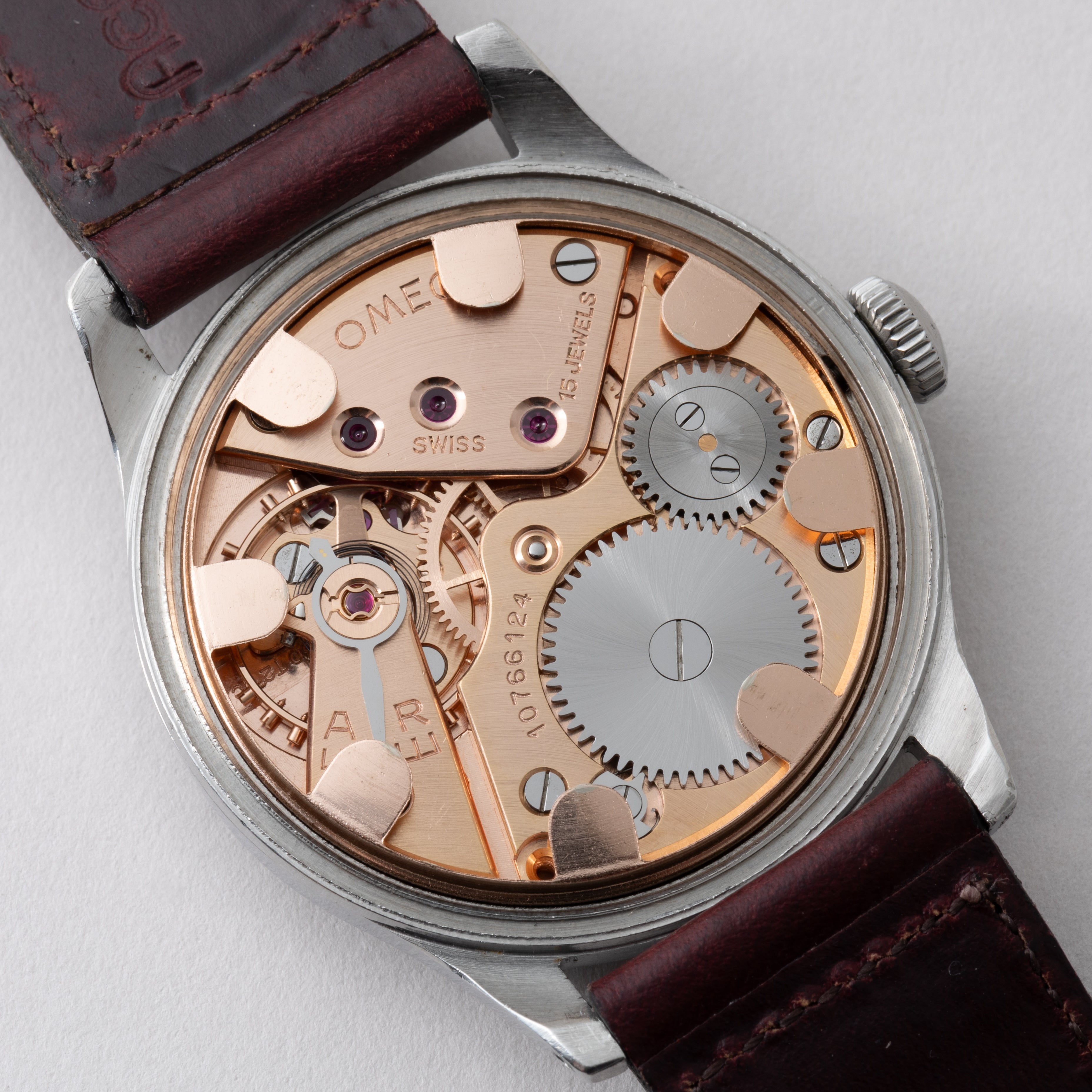 オメガ 30mmキャリバー 1944~1946年製 手巻き スモールセコンド Cal.30T2 飛びアラビアダイヤル スクリューバック