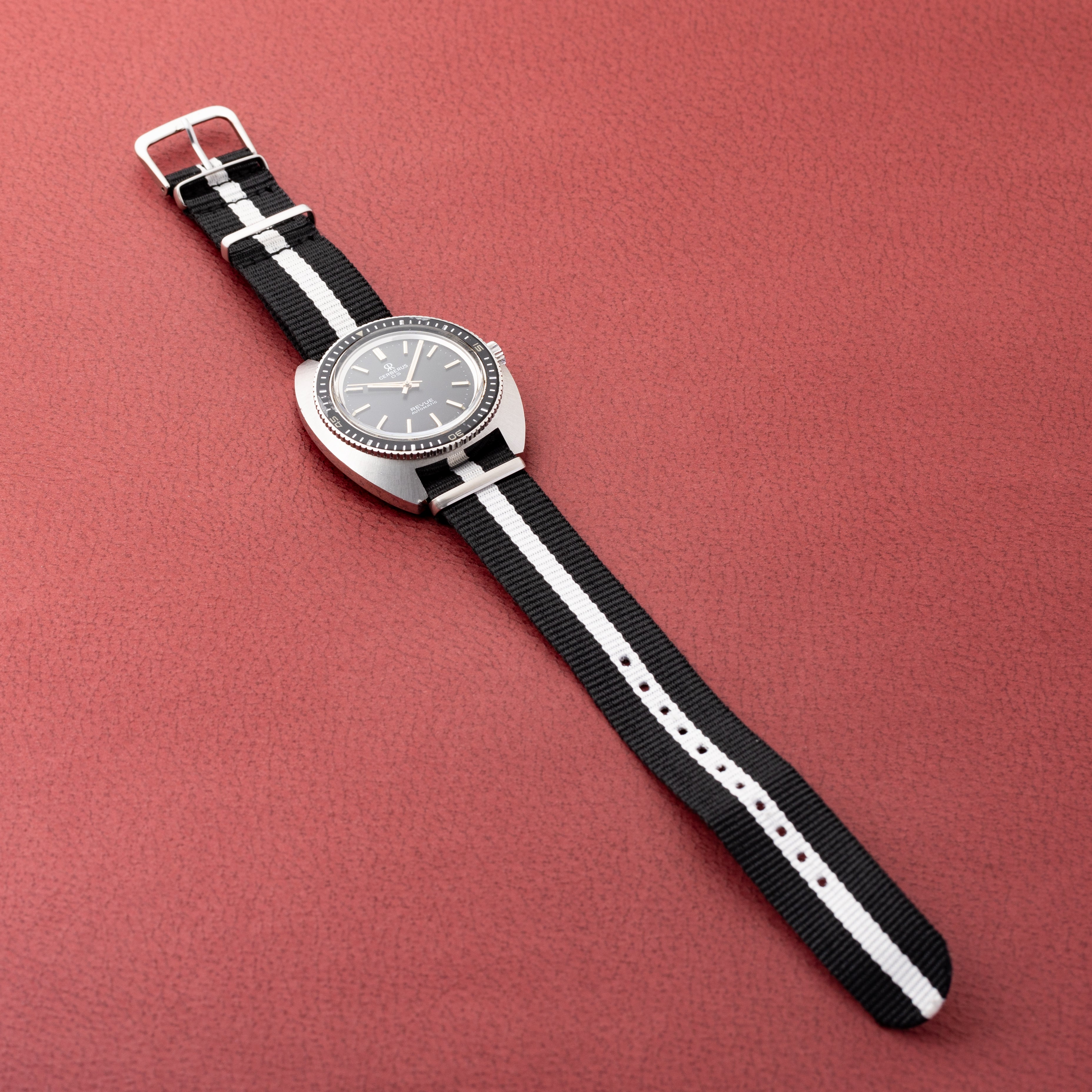 レビュー ケルベロスダイバー 1960年代 自動巻き