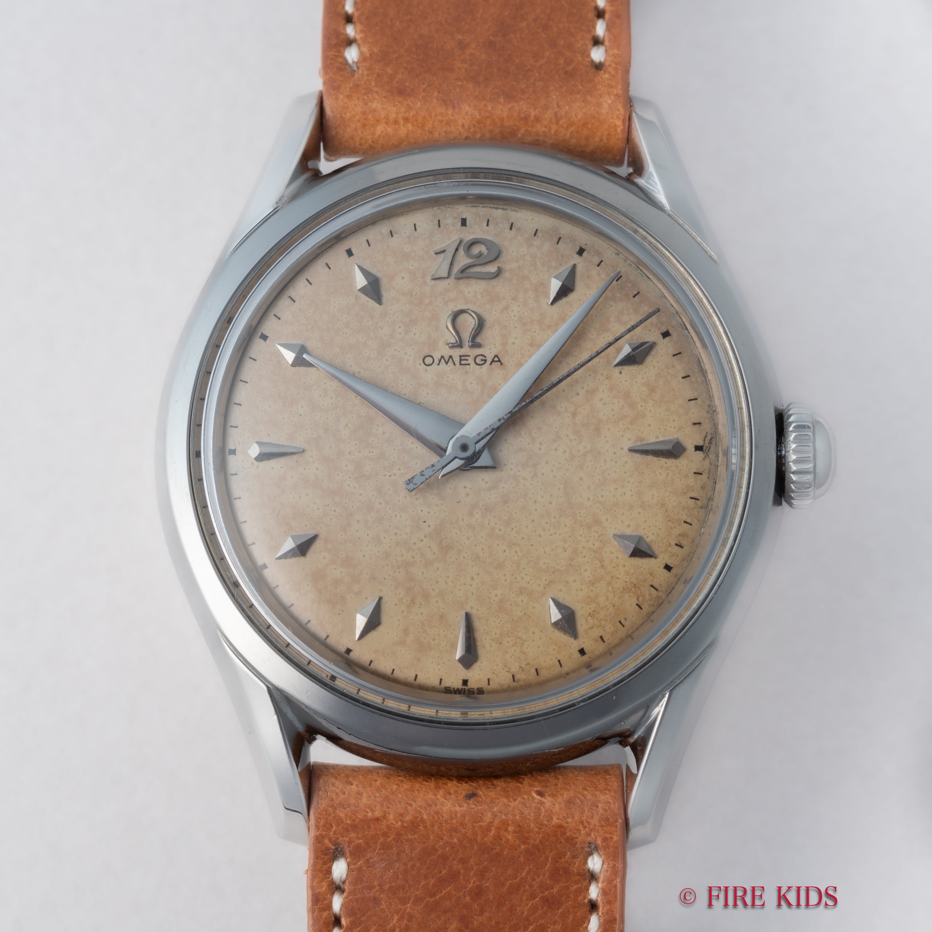 オメガ ラウンドケース ツイストラグ 手巻き 1950年製(昭和25年製) Ref.2667-1 Cal.420