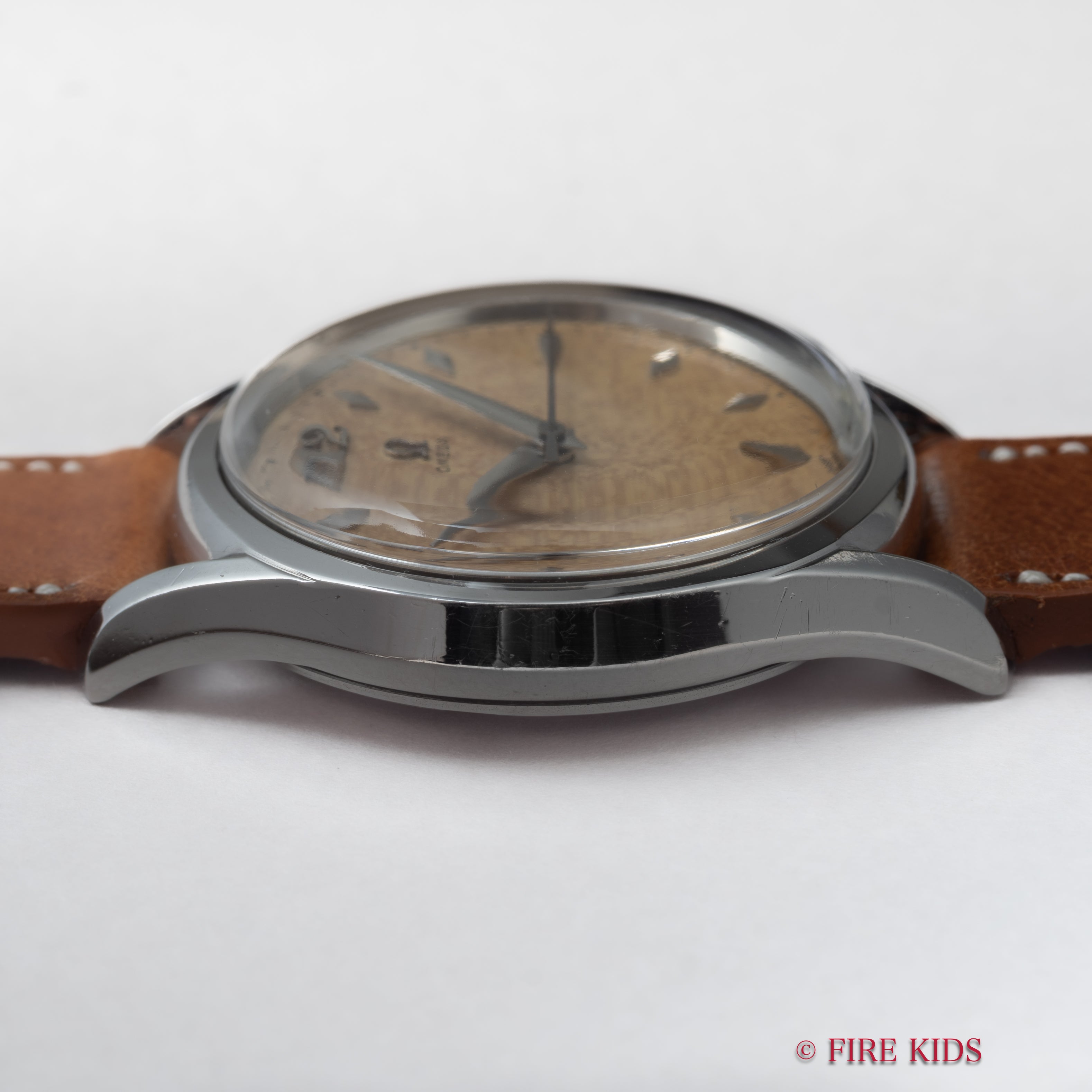 オメガ ラウンドケース ツイストラグ 手巻き 1950年製(昭和25年製) Ref.2667-1 Cal.420