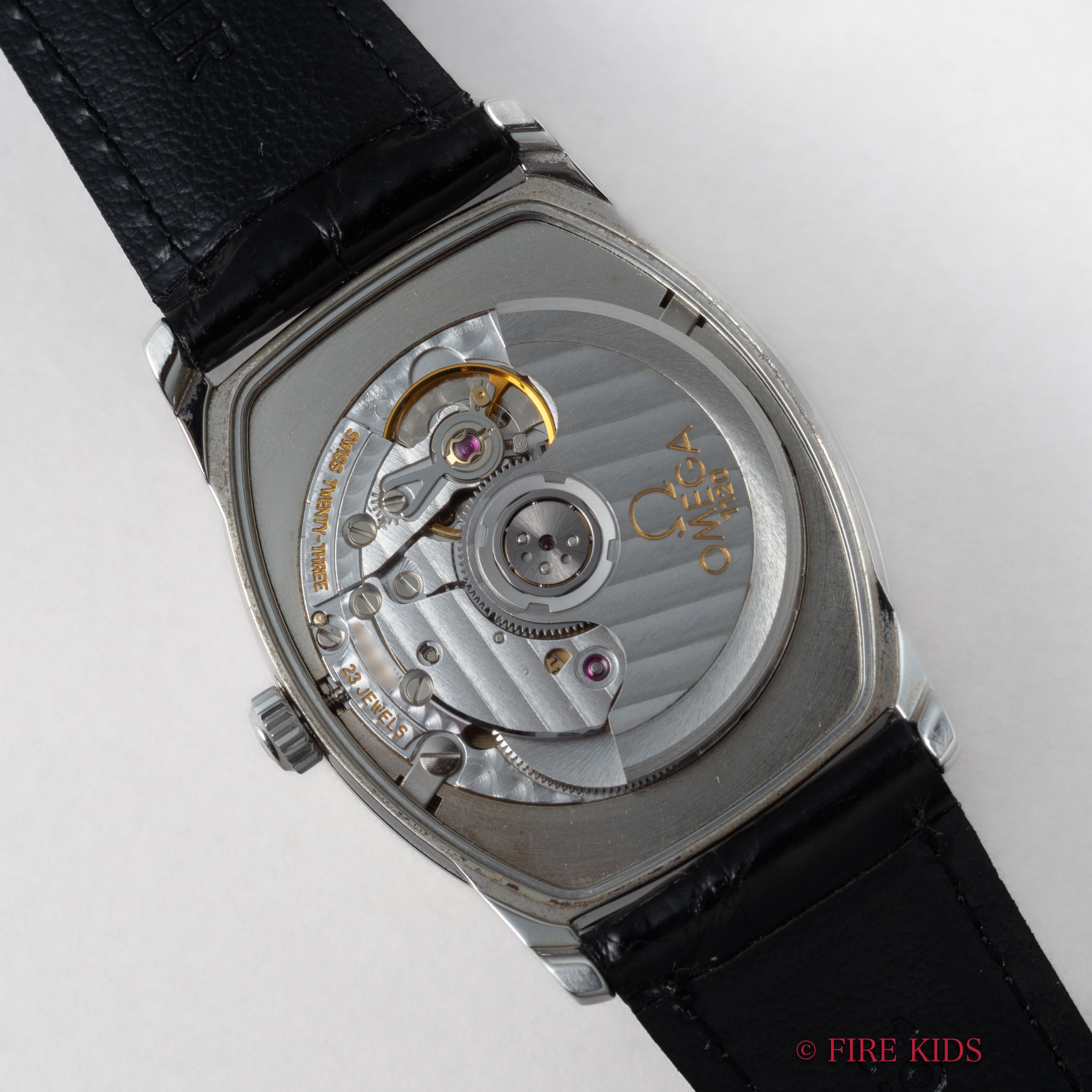 オメガ プレステージ トノー型 1999年製 シルバー 自動巻き 純正尾錠付き