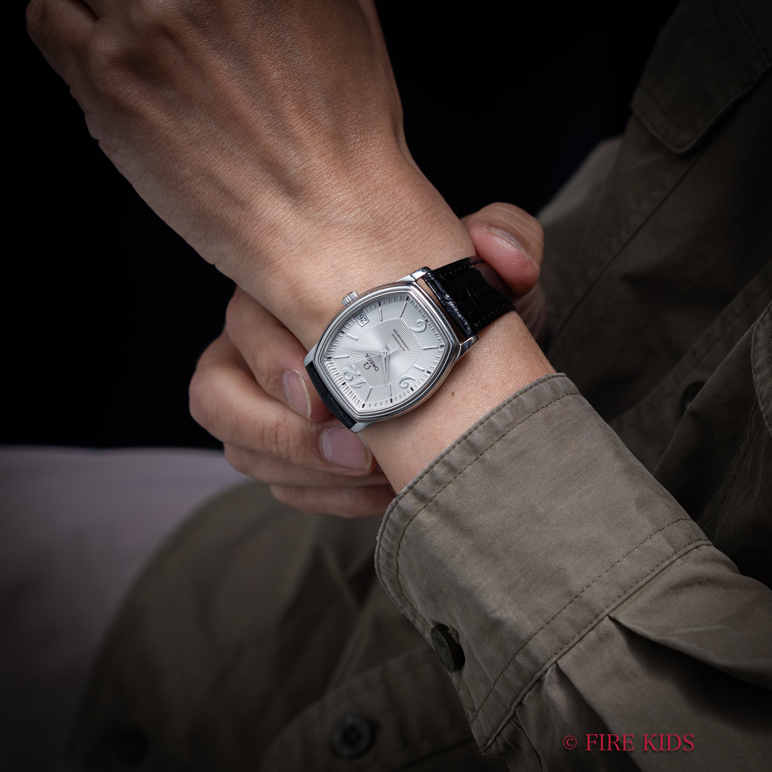 オメガ プレステージ トノー型 1999年製 シルバー 自動巻き 純正尾錠付き