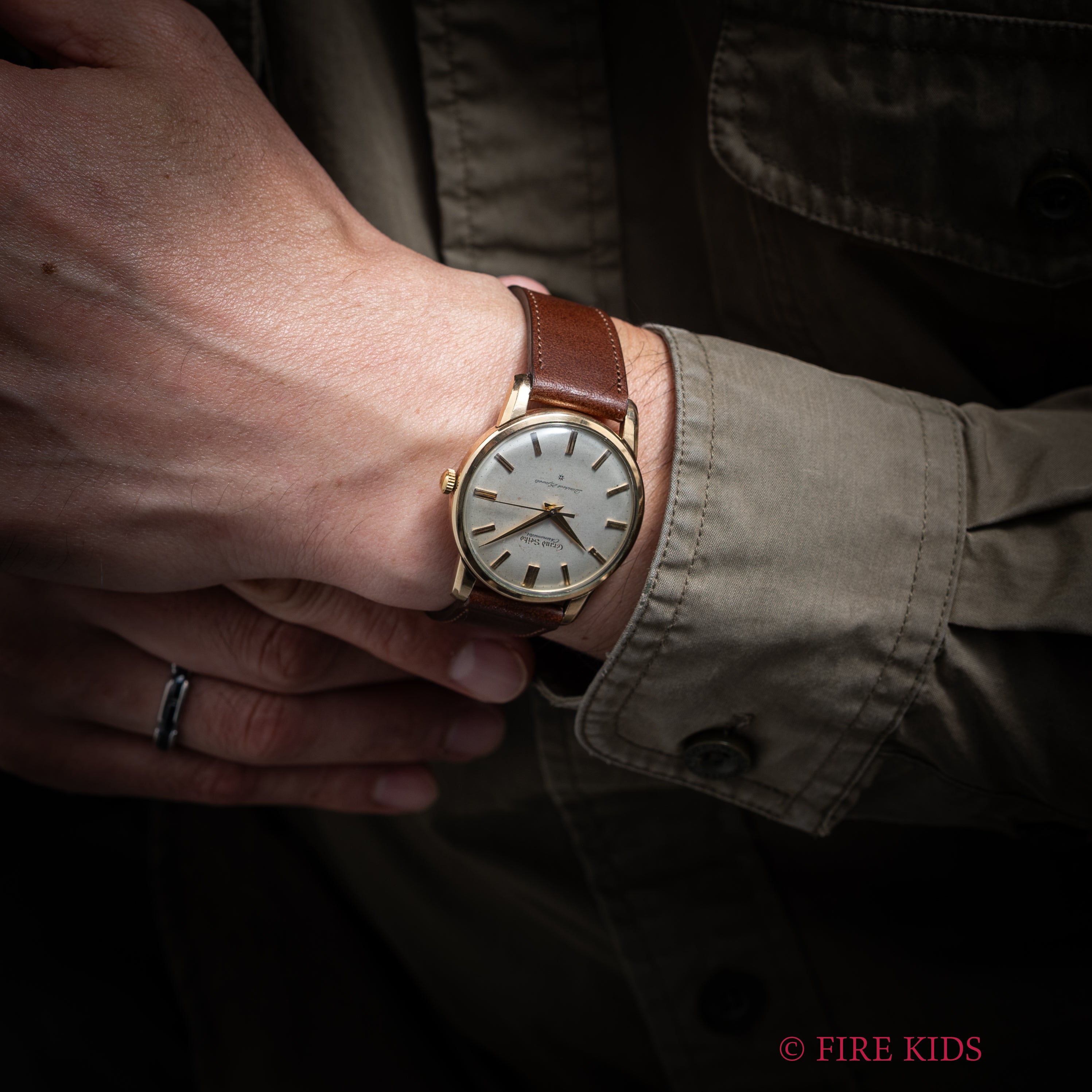 グランドセイコー ファーストモデル 1960年製 Ref.J14070GS 彫文字盤 手巻きロービート 初期文字盤