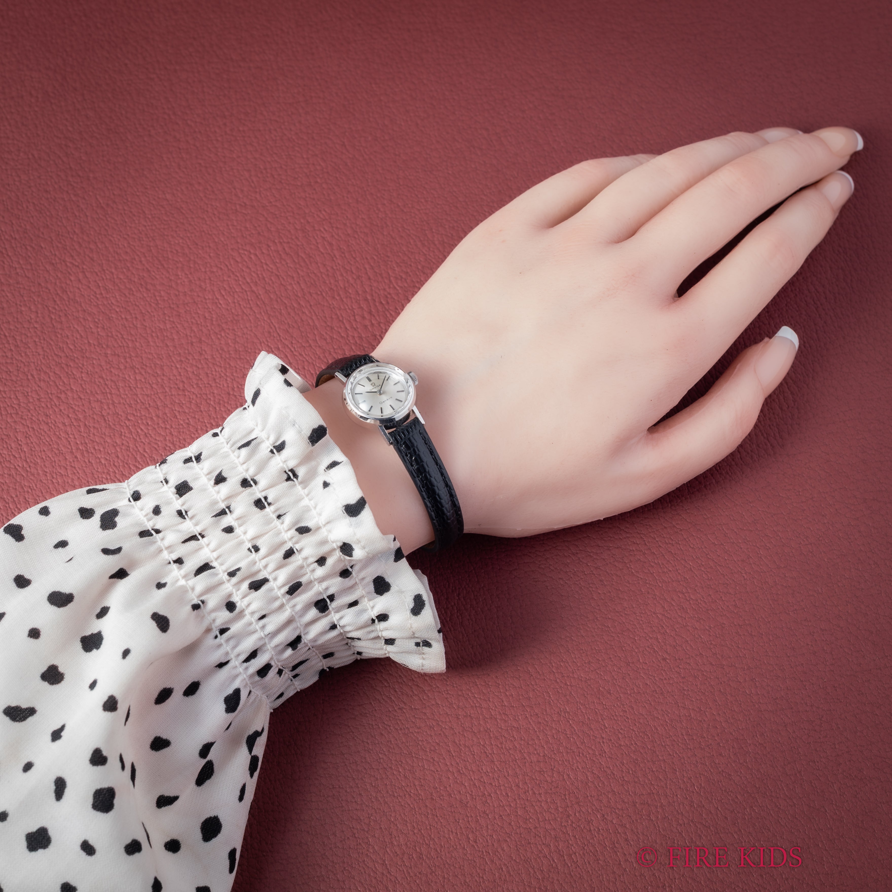 オメガ ジュネーブ レディース 14金無垢ホワイトゴールド 1968年製 手巻き カットガラス