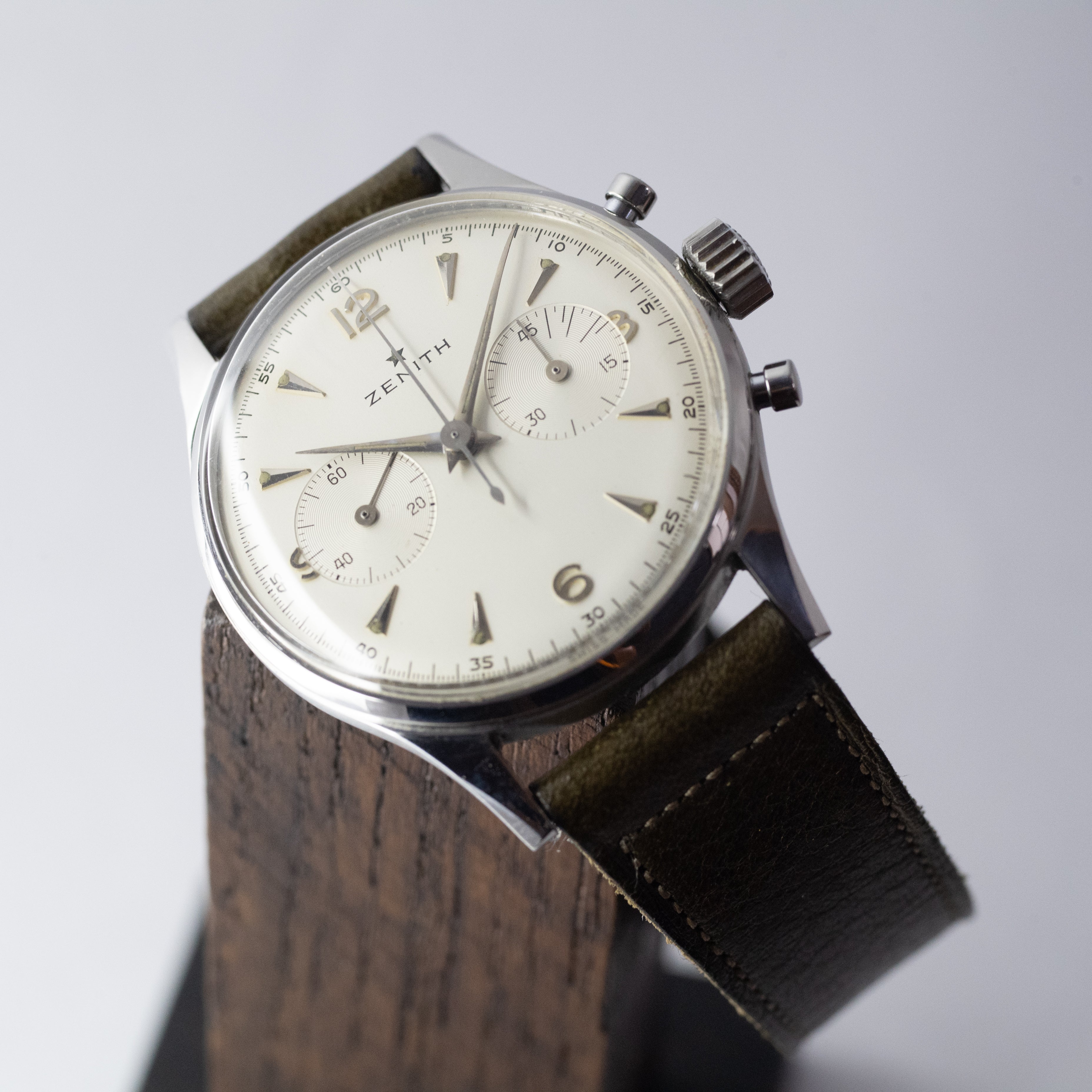 ゼニス2レジスタークロノグラフ Cal.136D1950年代