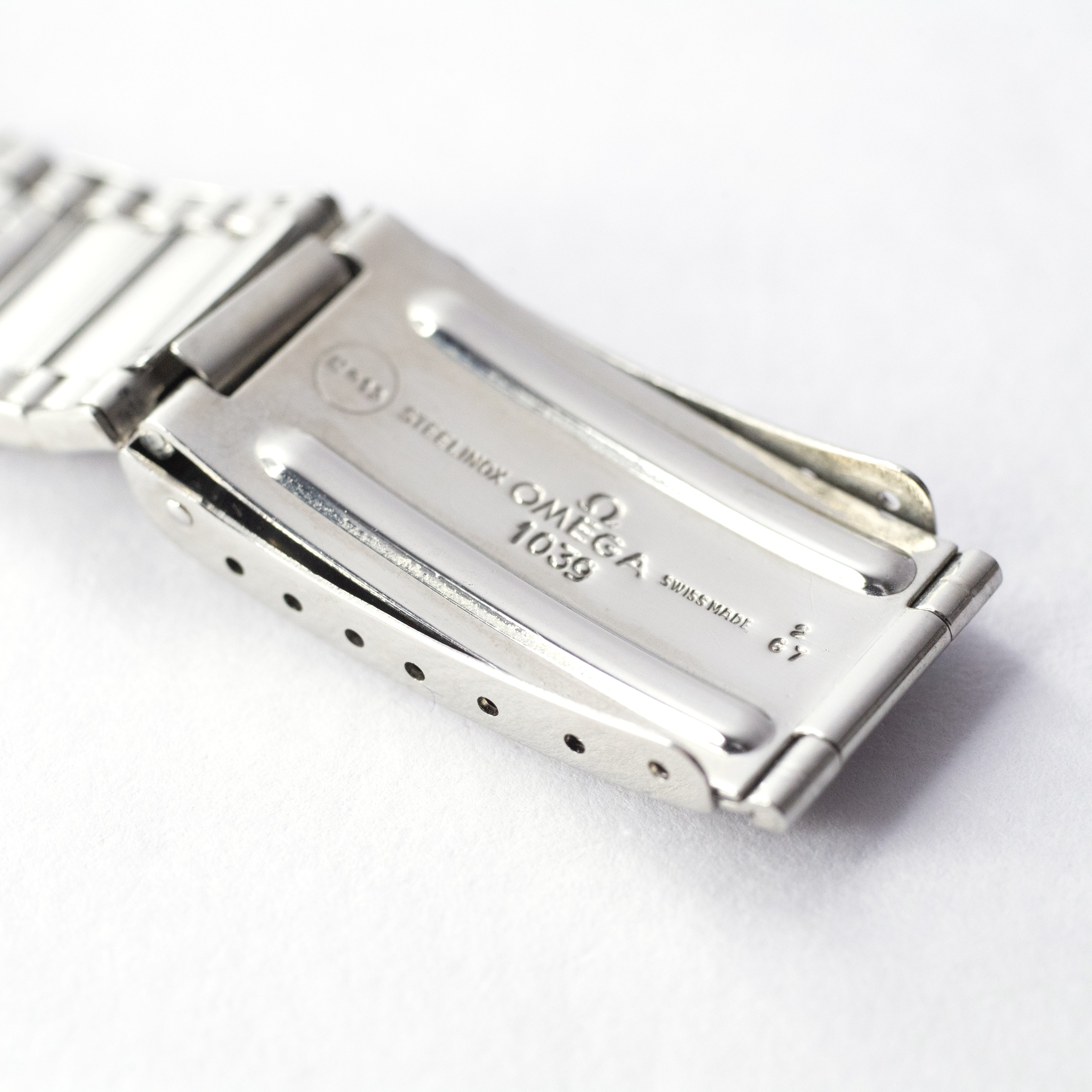 オメガ スピードマスター 1965年製 4thモデル 105.012 65SP Cal.321